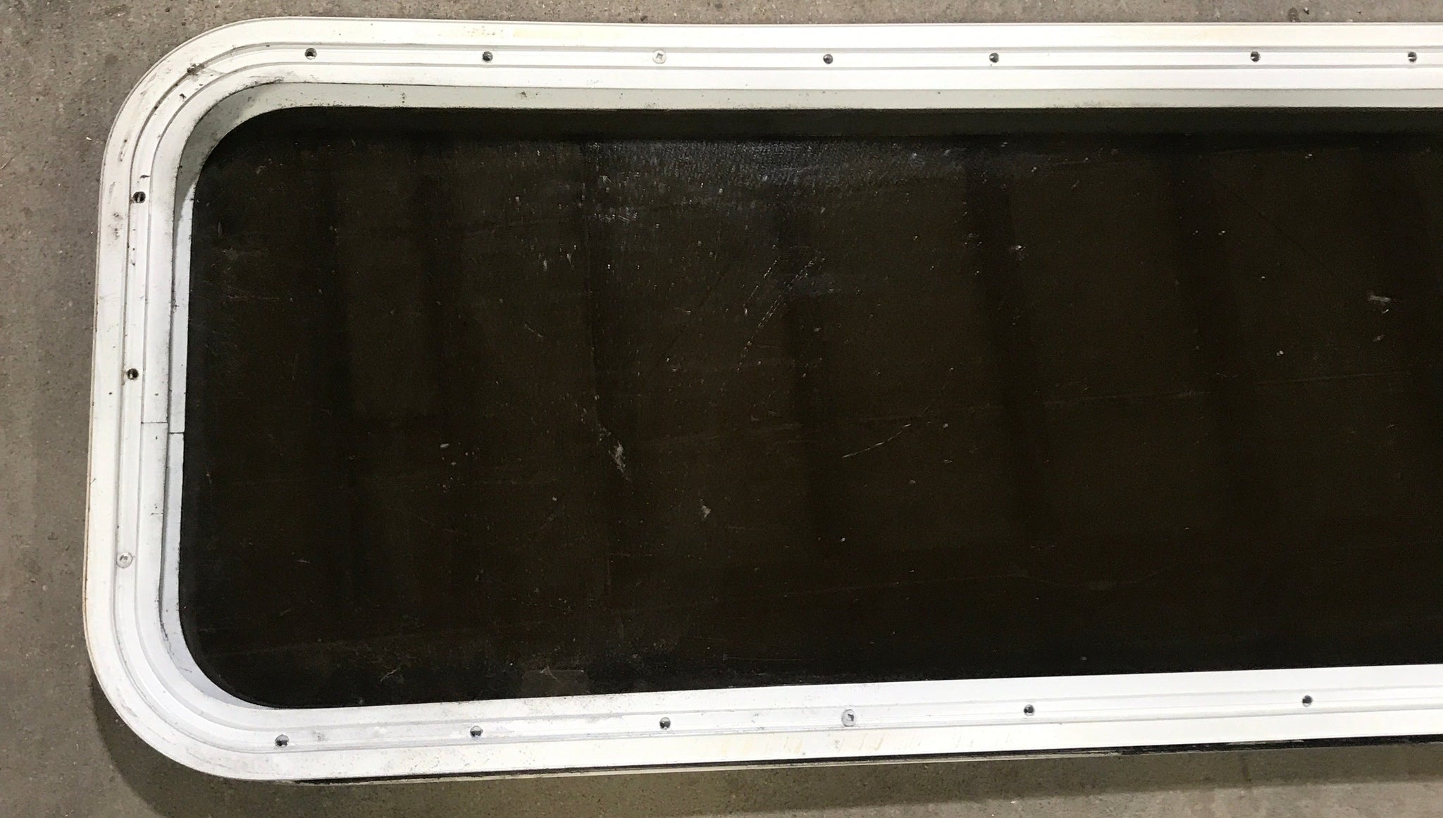 Used White Radius Non Opening Window : 45 1/2 W x 15 1/2 H x 1 7/8 D