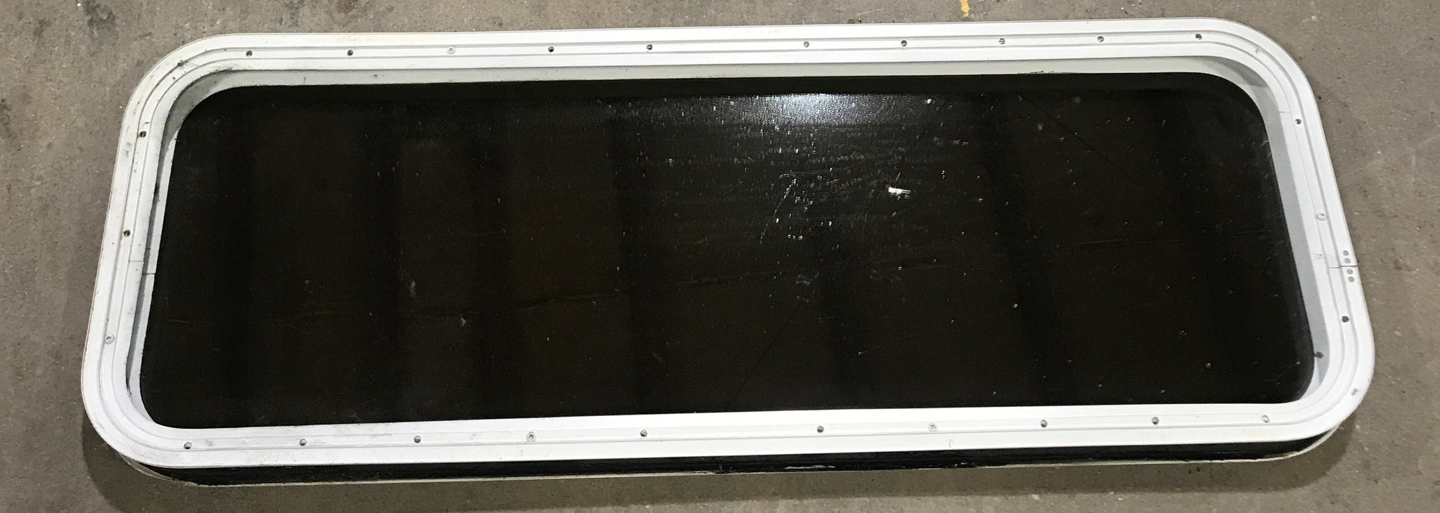 Used White Radius Non Opening Window : 45 1/2 W x 15 1/2 H x 1 7/8 D