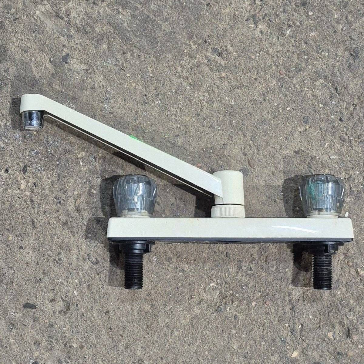 Used 8 Kitchen Faucet, Bone, Smoked Knobs