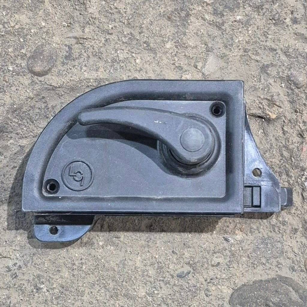 Used Lippert Screen Door Latch, Black - RP-1105