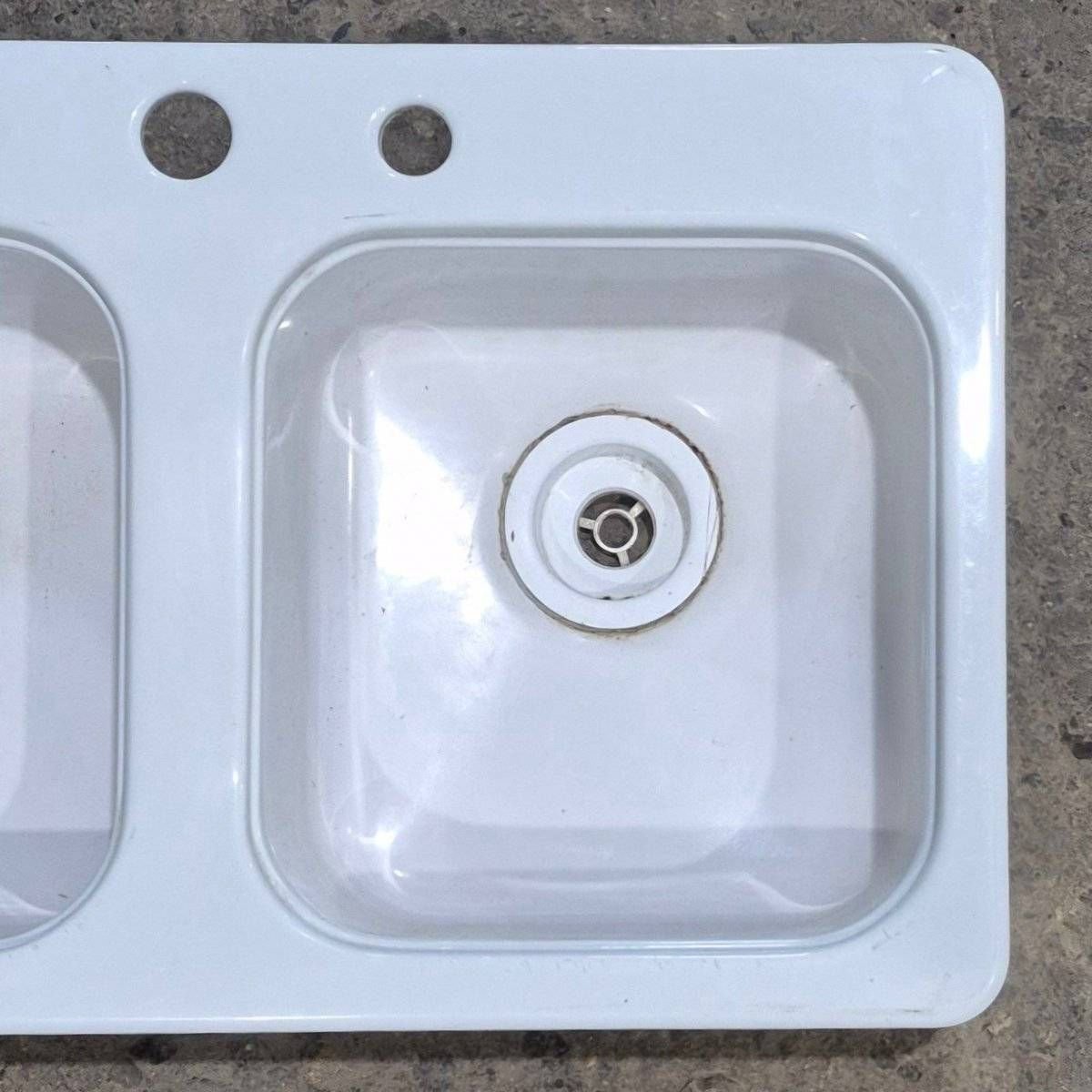 Used White Double Kitchen Sink - 29 x 17 1/2 x 9 1/2