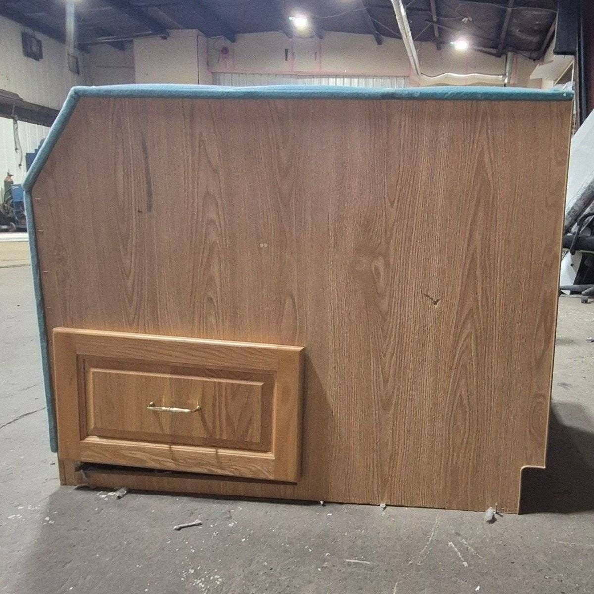 Used Complete RV Dinette Set, Does include table hardware - 78 x 40 3/4 x 32