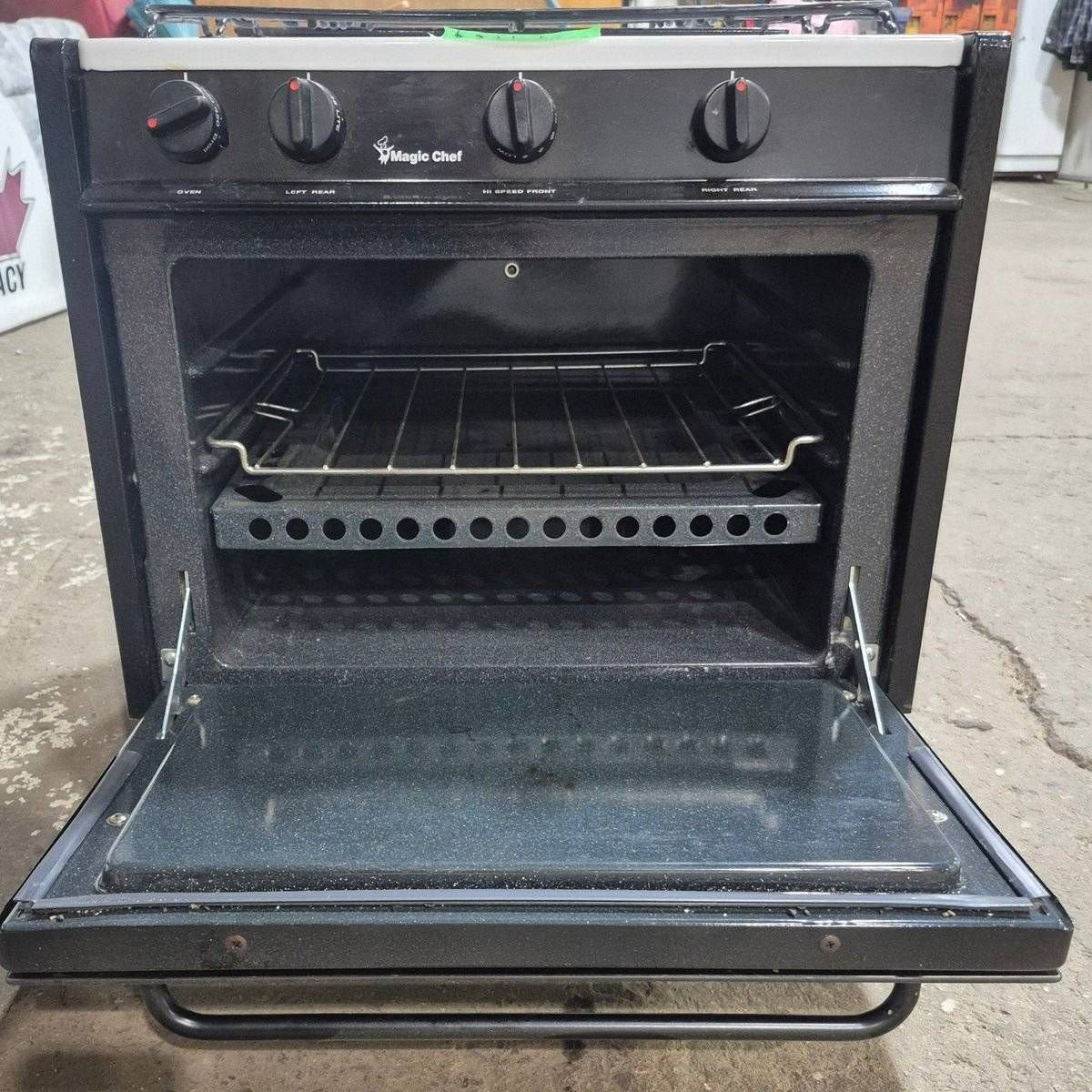 Used Magic Chef 3 Burner RV Range / Cooktop - CLY1641BDH