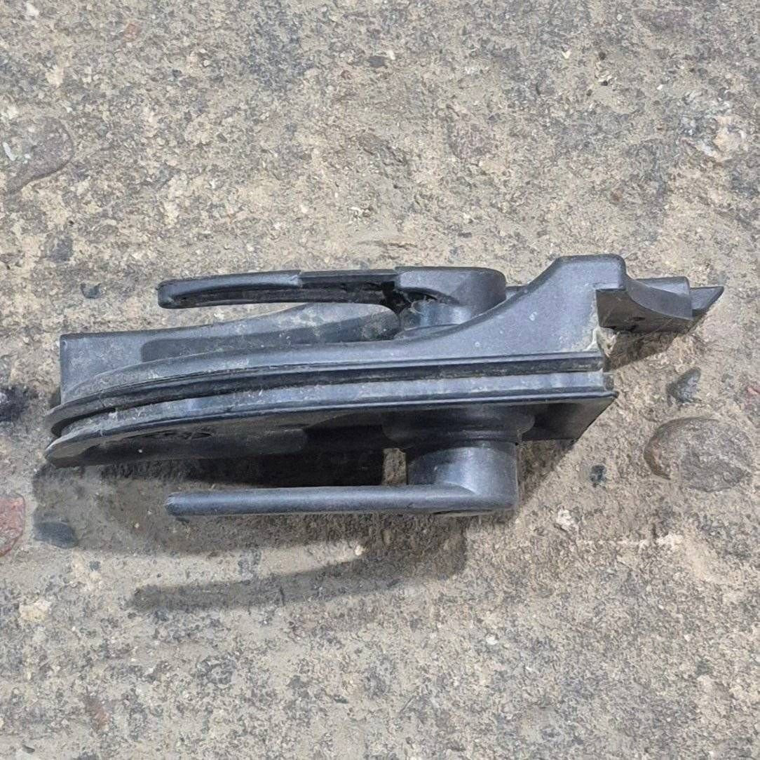 Used Lippert Screen Door Latch, Black - RP-1105