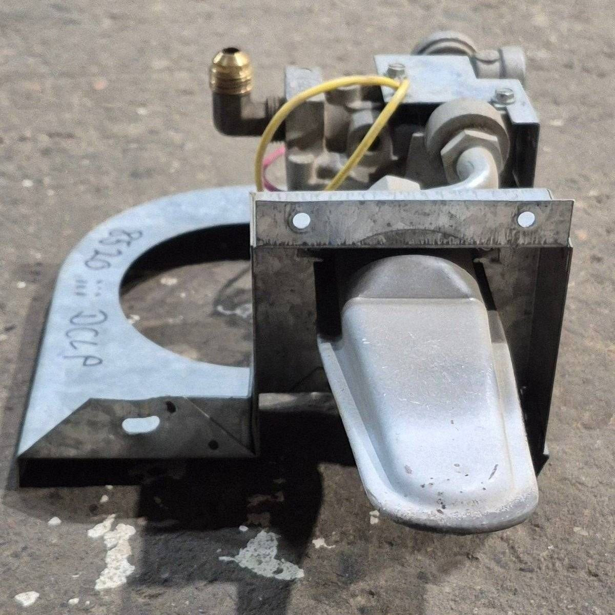 Used Atwood Hydroflame Furnace Gas Valve/ Burner Assembly - 25M16V
