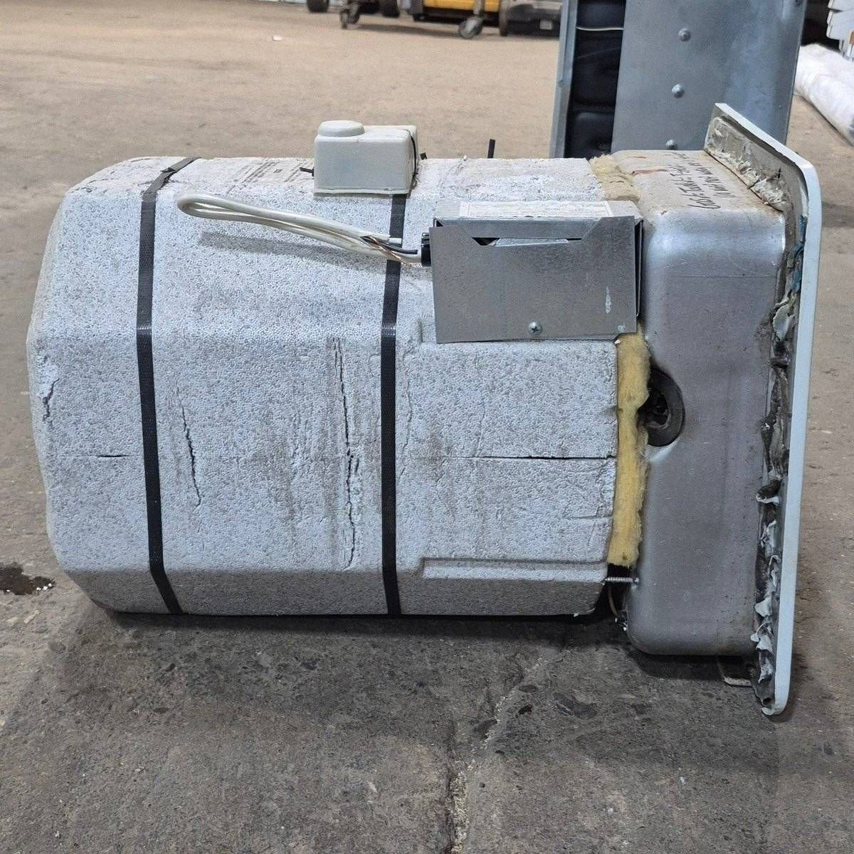 Used Complete Suburban Hot Water Heater, 6 Gallon - SW6DE