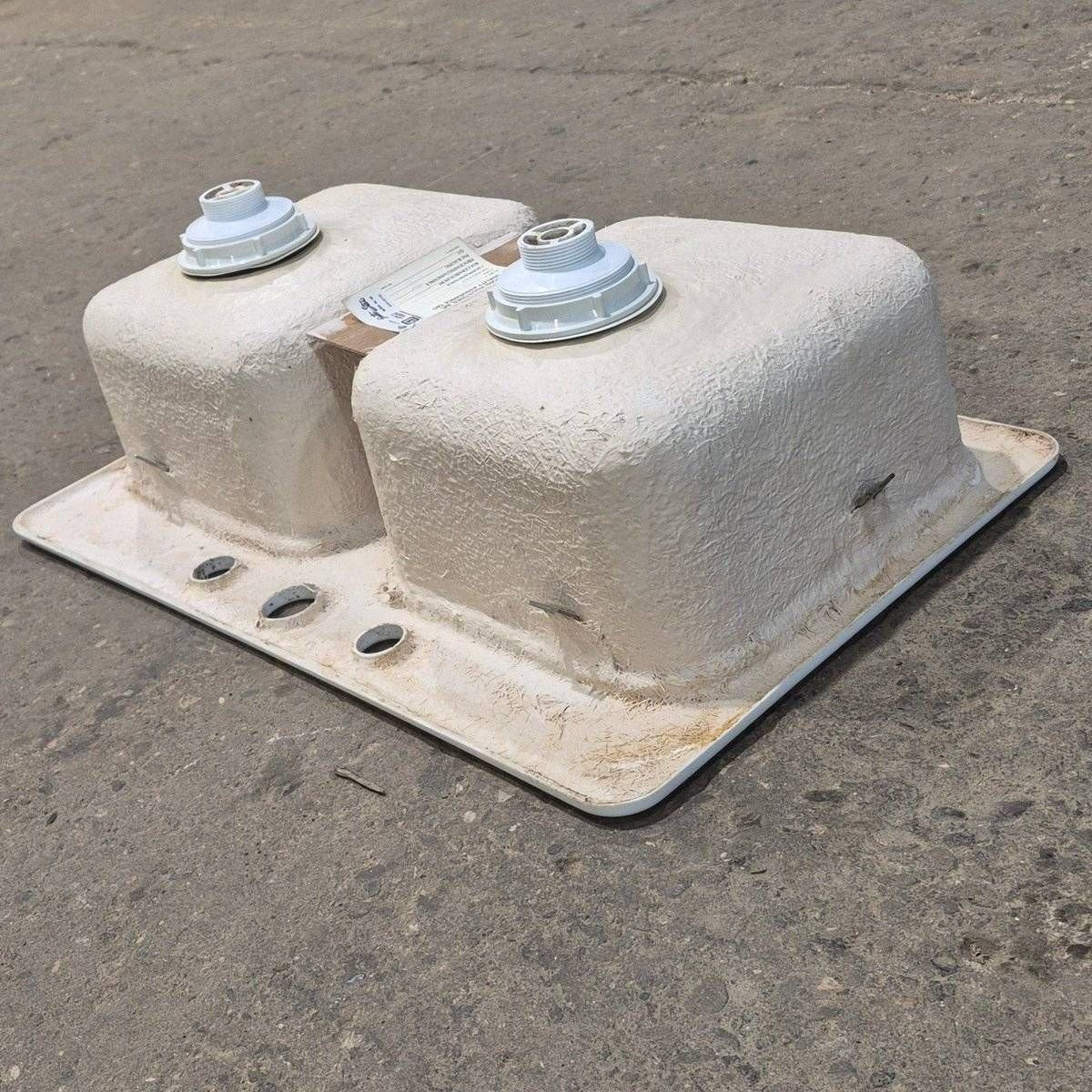 Used White Double Kitchen Sink - 29 x 17 1/2 x 9 1/2