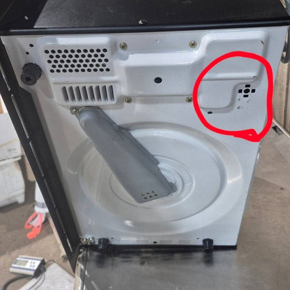 Used Dometic RV Microwave, 20 7/8 x 14 1/8 x 14 1/4 , DMT113U1B1
