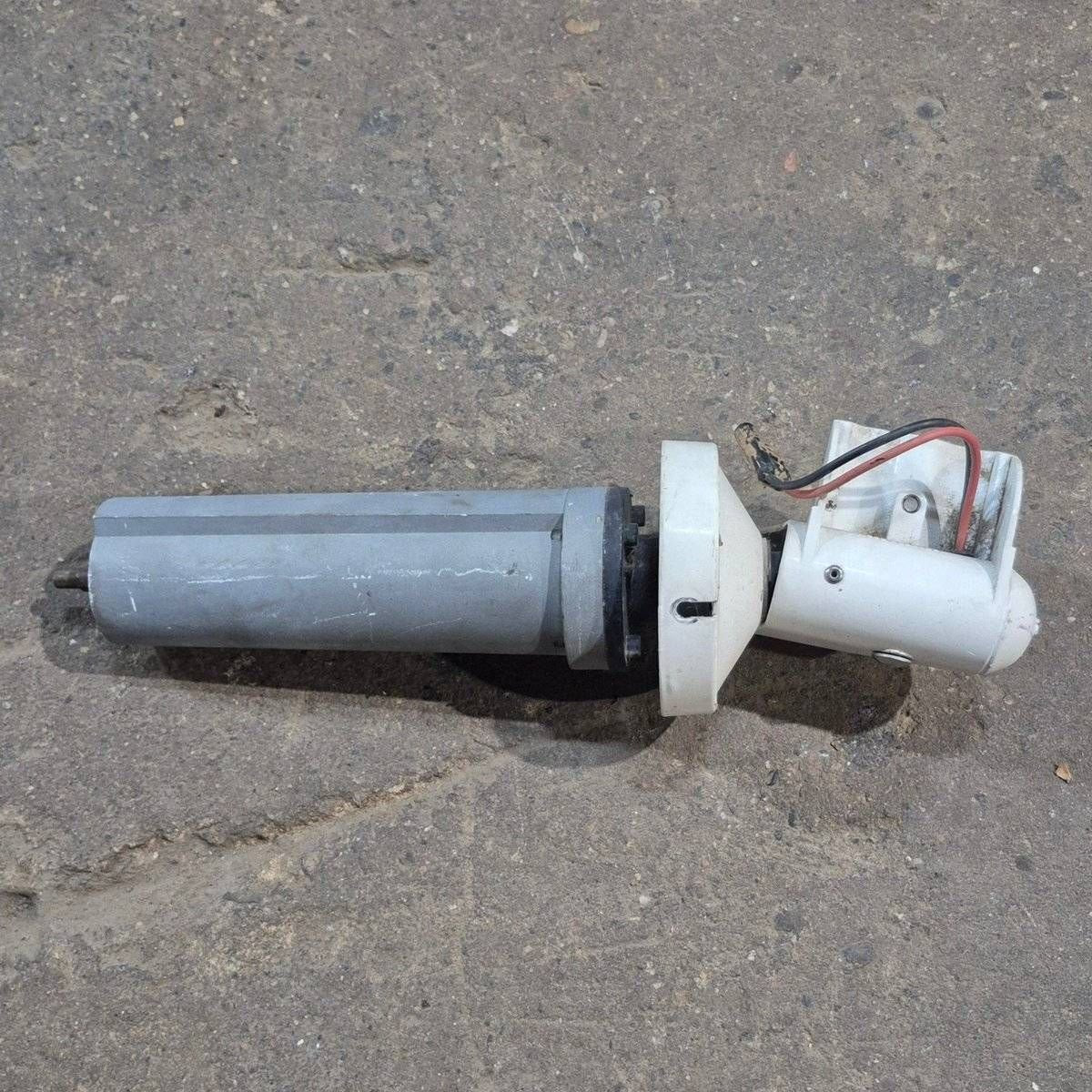 Used Dometic/ A&E Drive Head Assembly, White  - WeatherPro , 3307923.115B