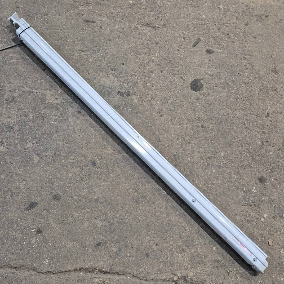 Used Dometic Awning Arm, Idler (Rear) Non-Powered, White, 65 1/2 - WeatherPro , 8551002.400B