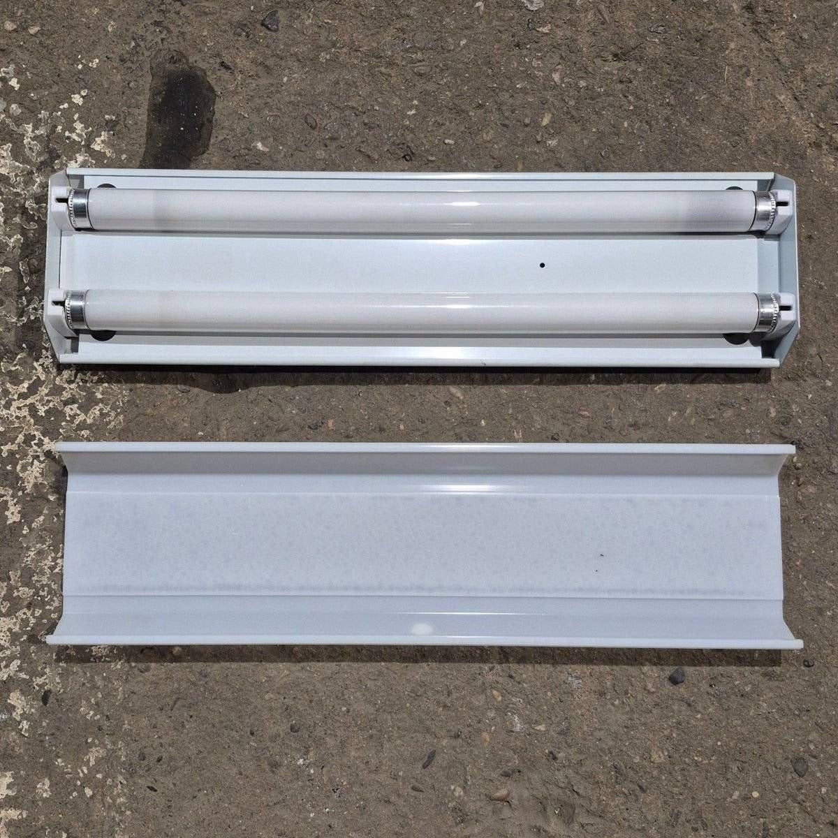 Used RV Luminaire Dual Fluorescent Light Fixture - Model 550