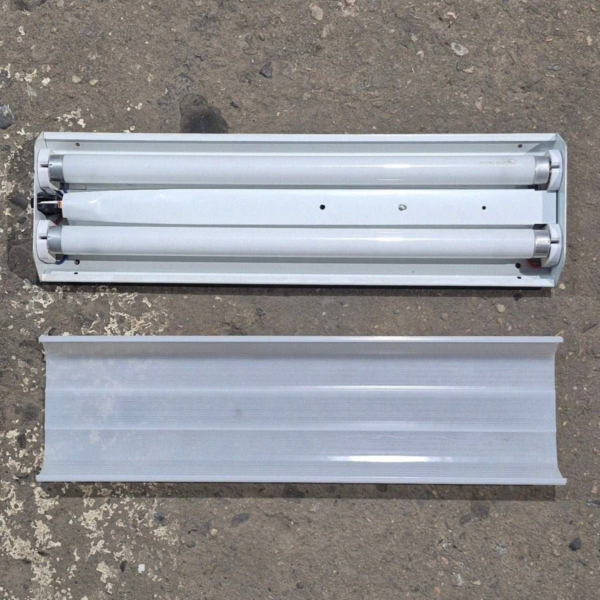 Used Thin-Lite Dual Fluorescent Light Fixture - Model 134