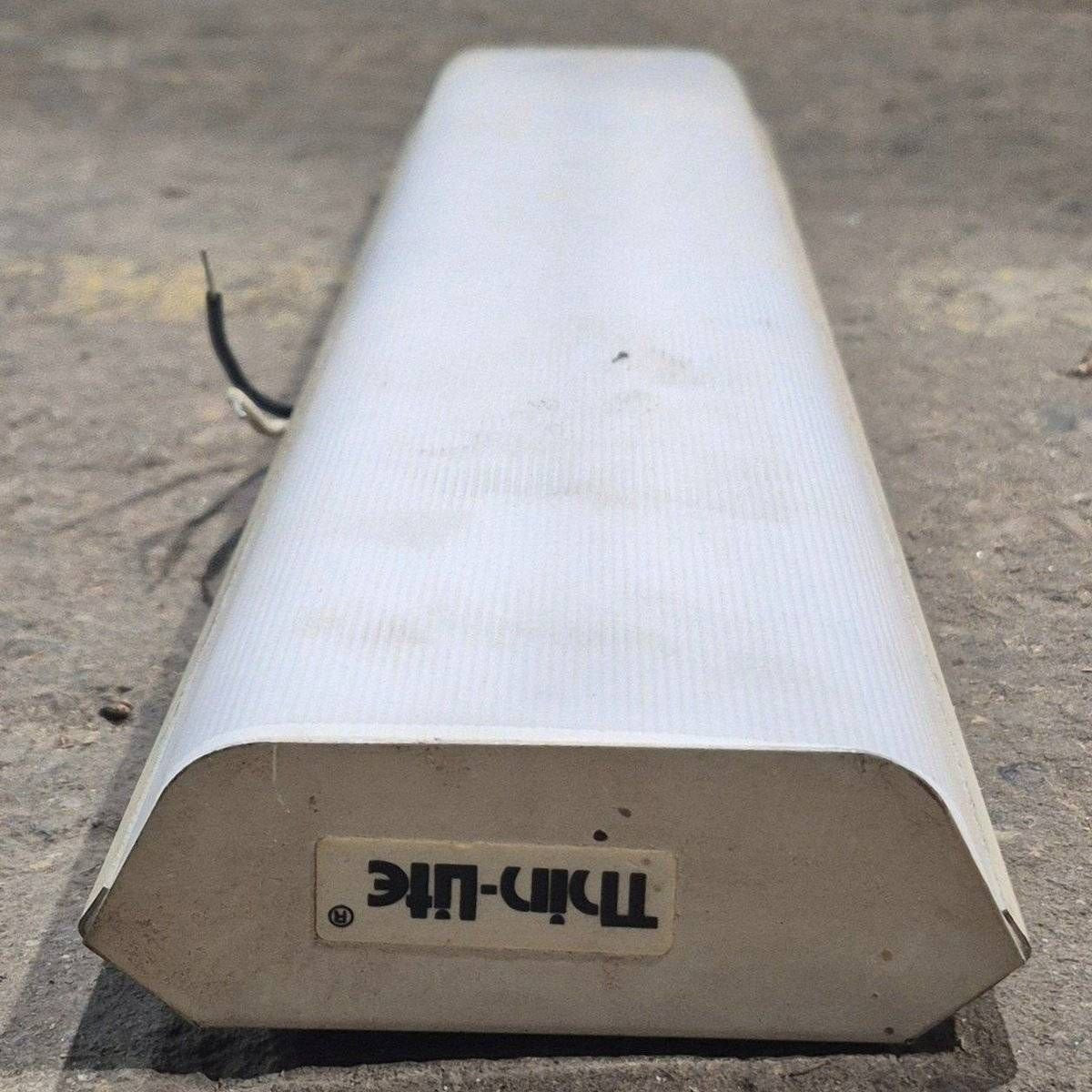 Used Thin-Lite Single Fluorescent Light Fixture - Model 115