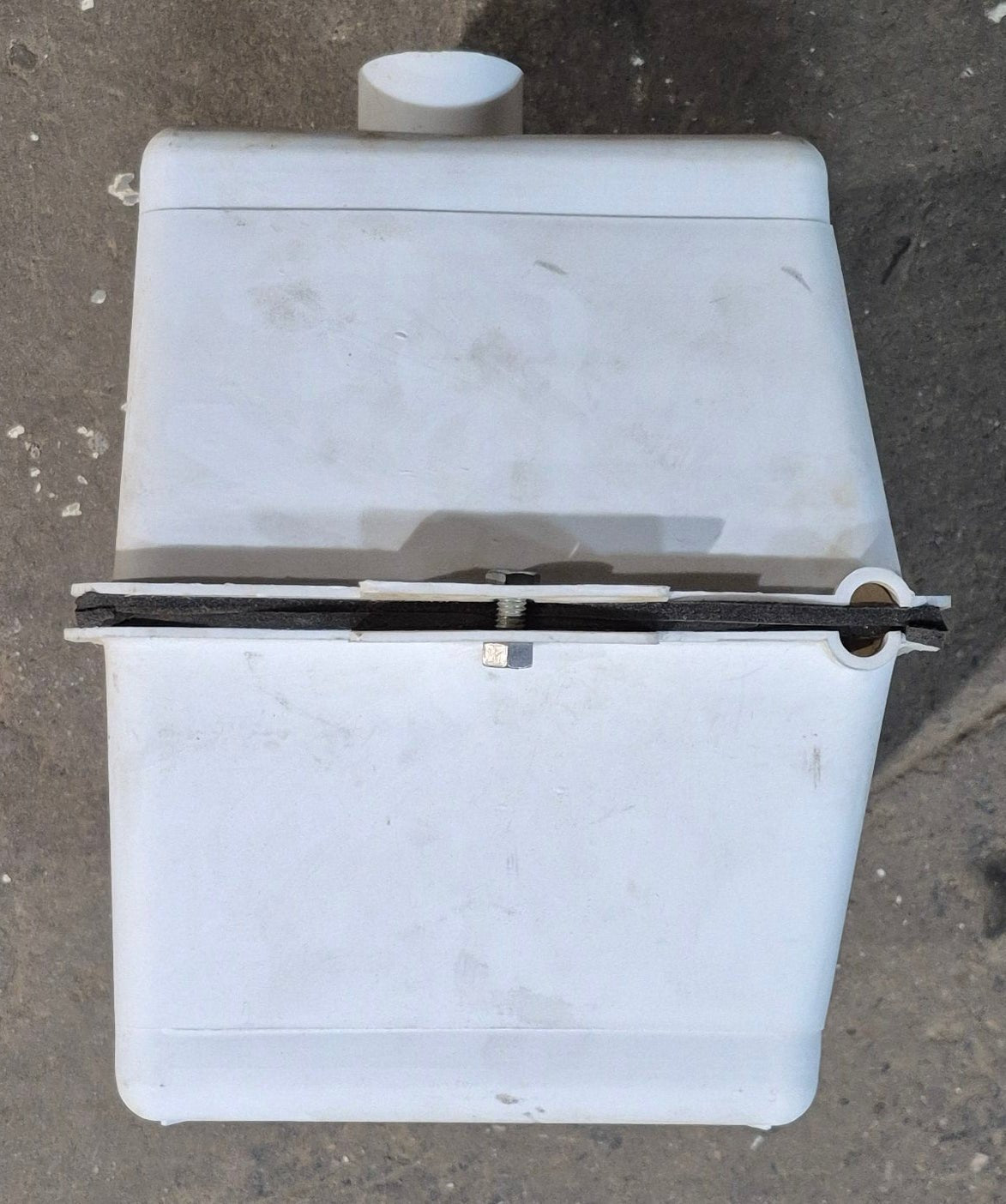 Used Vented Battery Box