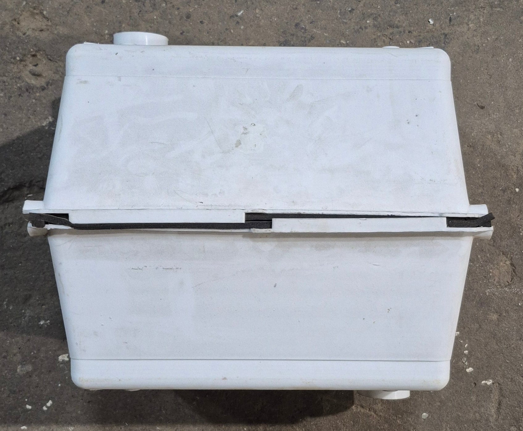 Used Vented Battery Box