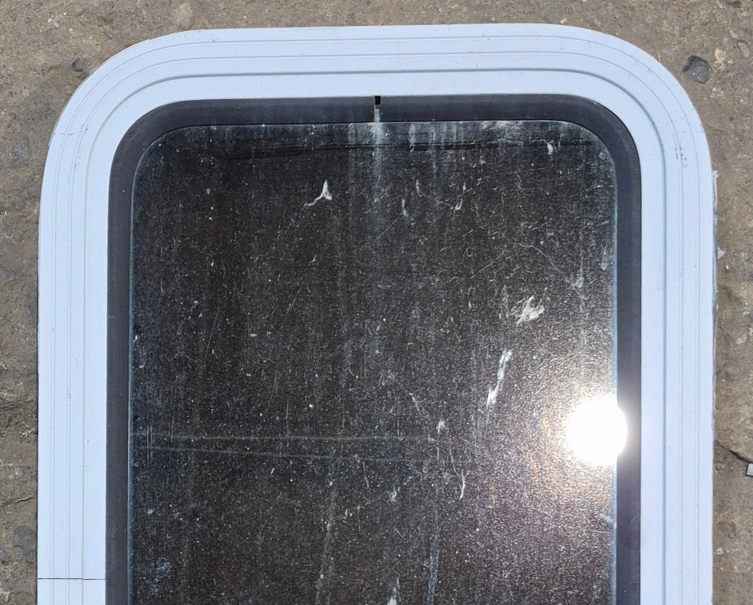 Used White Radius Non Opening Window : 13 1/2 W x 23 1/2 H x 1 7/8 D