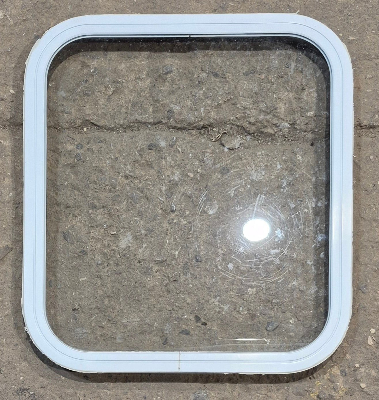 Used White Radius Non Opening Window : 19 1/2 W x 21 1/2 H x 1 D
