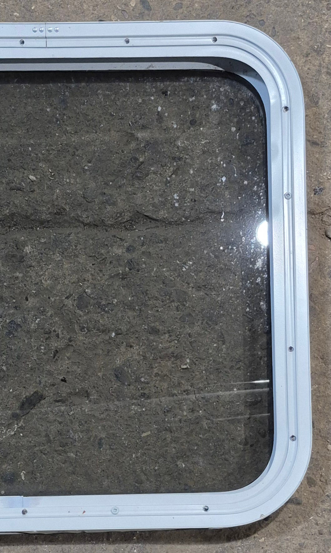 Used White Radius Non Opening Window : 23 1/2 W x 21 1/4 H x 1 7/8 D