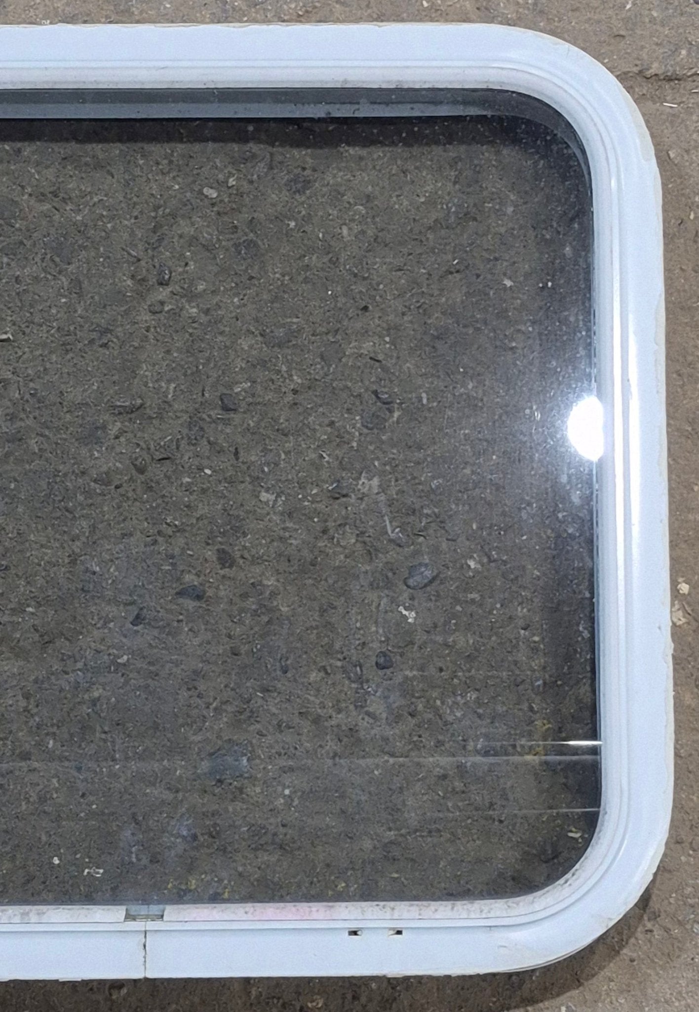 Used White Radius Non Opening Window : 23 1/2 W x 21 1/4 H x 1 7/8 D