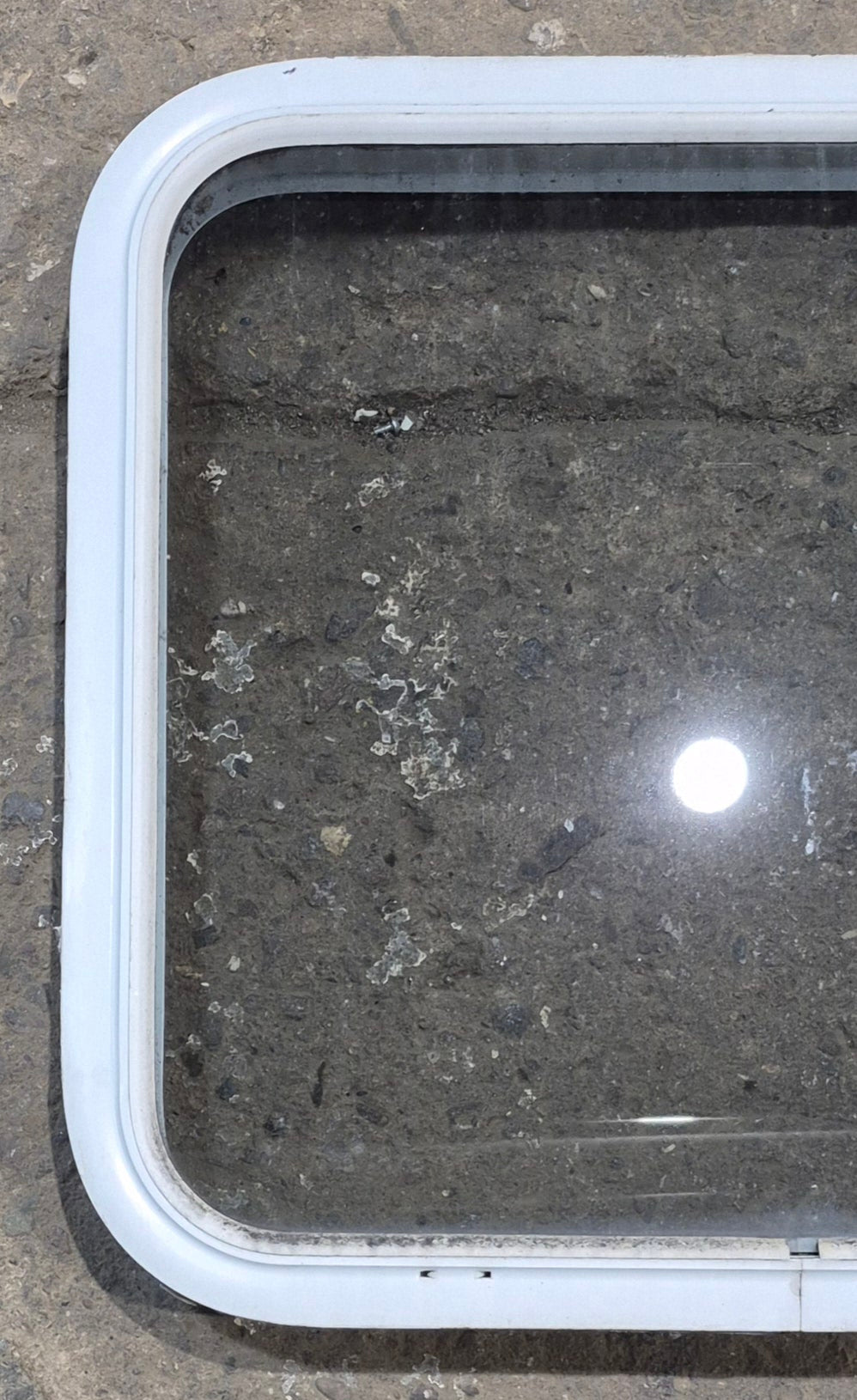 Used White Radius Non Opening Window : 23 1/2 W x 21 1/4 H x 1 7/8 D