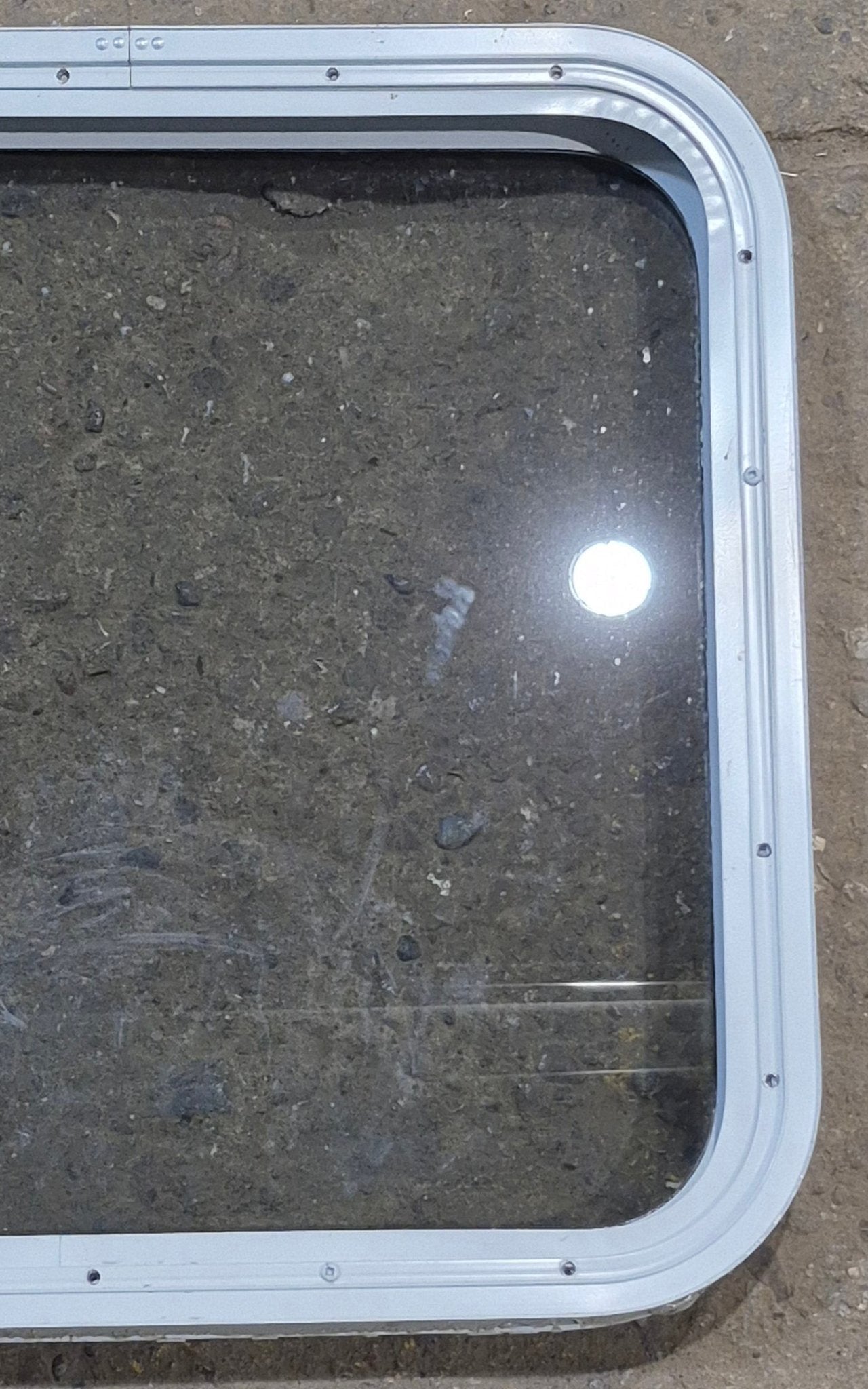 Used White Radius Non Opening Window : 23 1/2 W x 21 1/4 H x 1 7/8 D