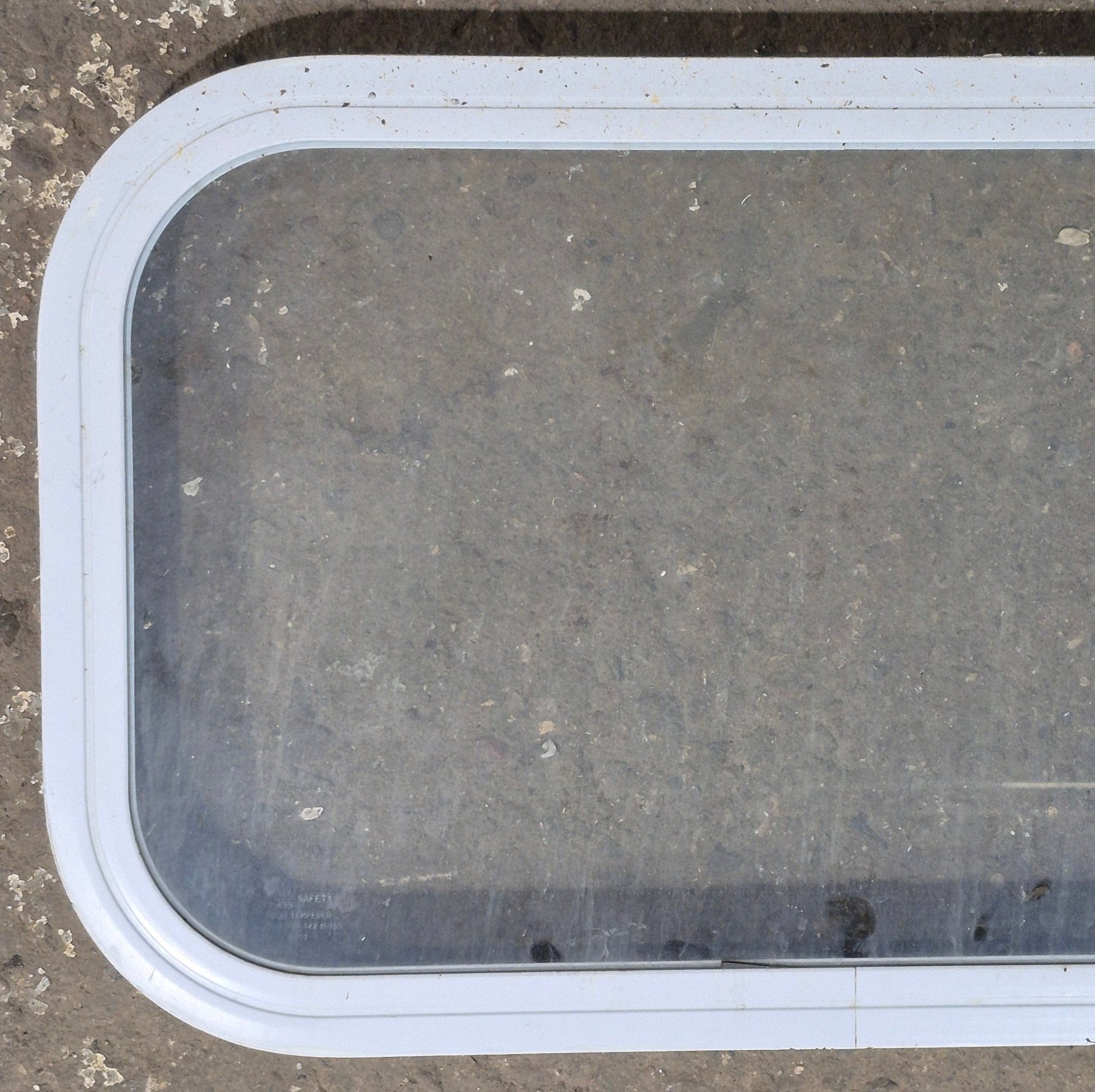 Used White Radius Non Opening Window : 23 3/4 W x 13 3/4 H x 1 7/8 D