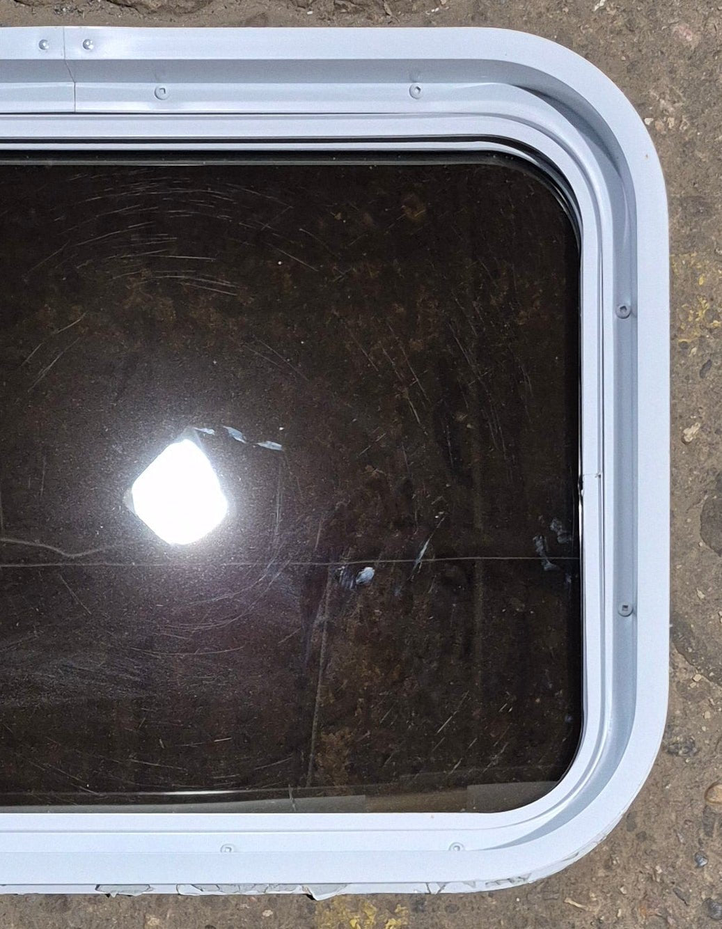 Used White Radius Non Opening Window : 24 1/4 W x 16 3/4 H x 1 7/8 D