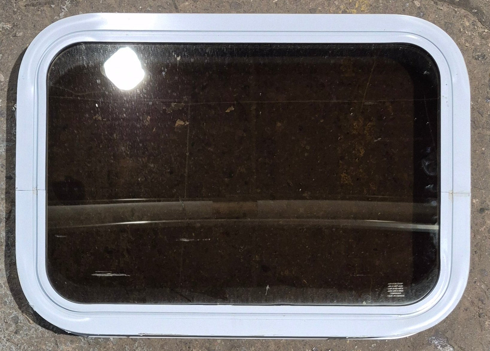 Used White Radius Non Opening Window : 24 1/4 W x 16 3/4 H x 1 7/8 D