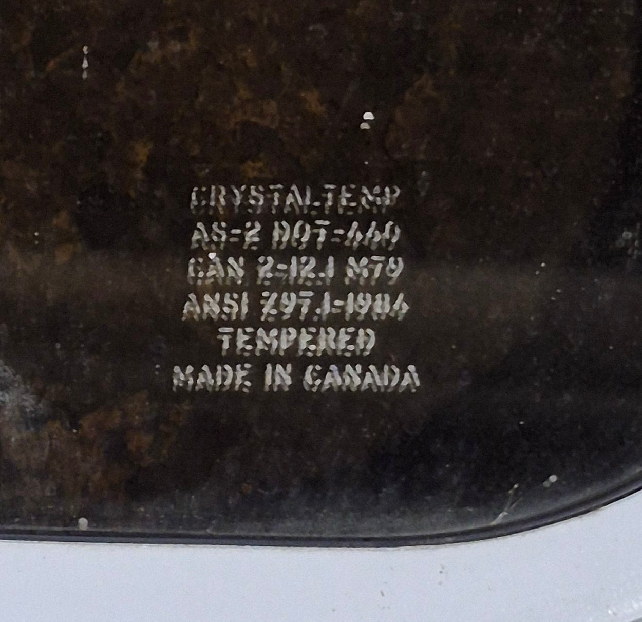 Used White Radius Non Opening Window : 24 1/4 W x 16 3/4 H x 1 7/8 D