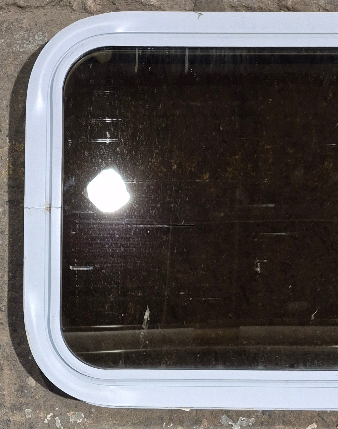 Used White Radius Non Opening Window : 24 1/4 W x 16 3/4 H x 1 7/8 D
