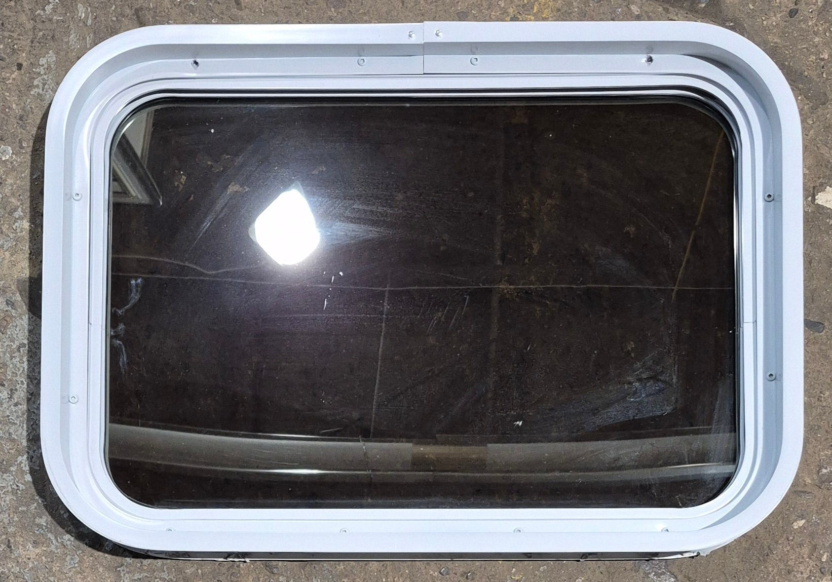 Used White Radius Non Opening Window : 24 1/4 W x 16 3/4 H x 1 7/8 D