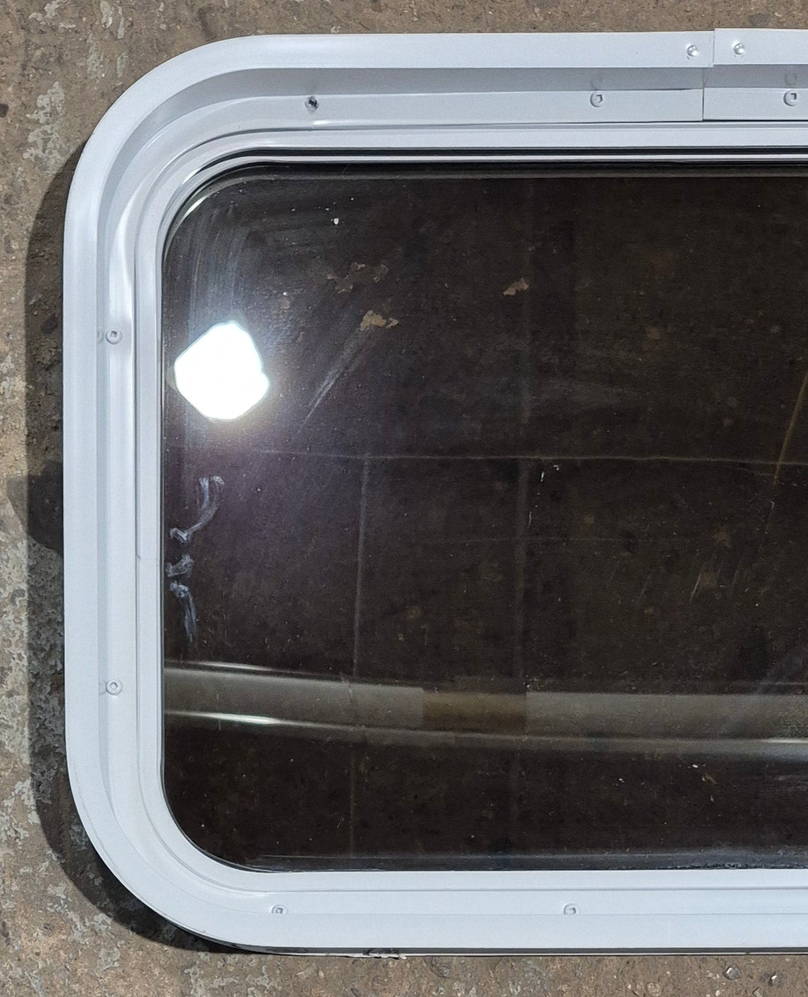 Used White Radius Non Opening Window : 24 1/4 W x 16 3/4 H x 1 7/8 D