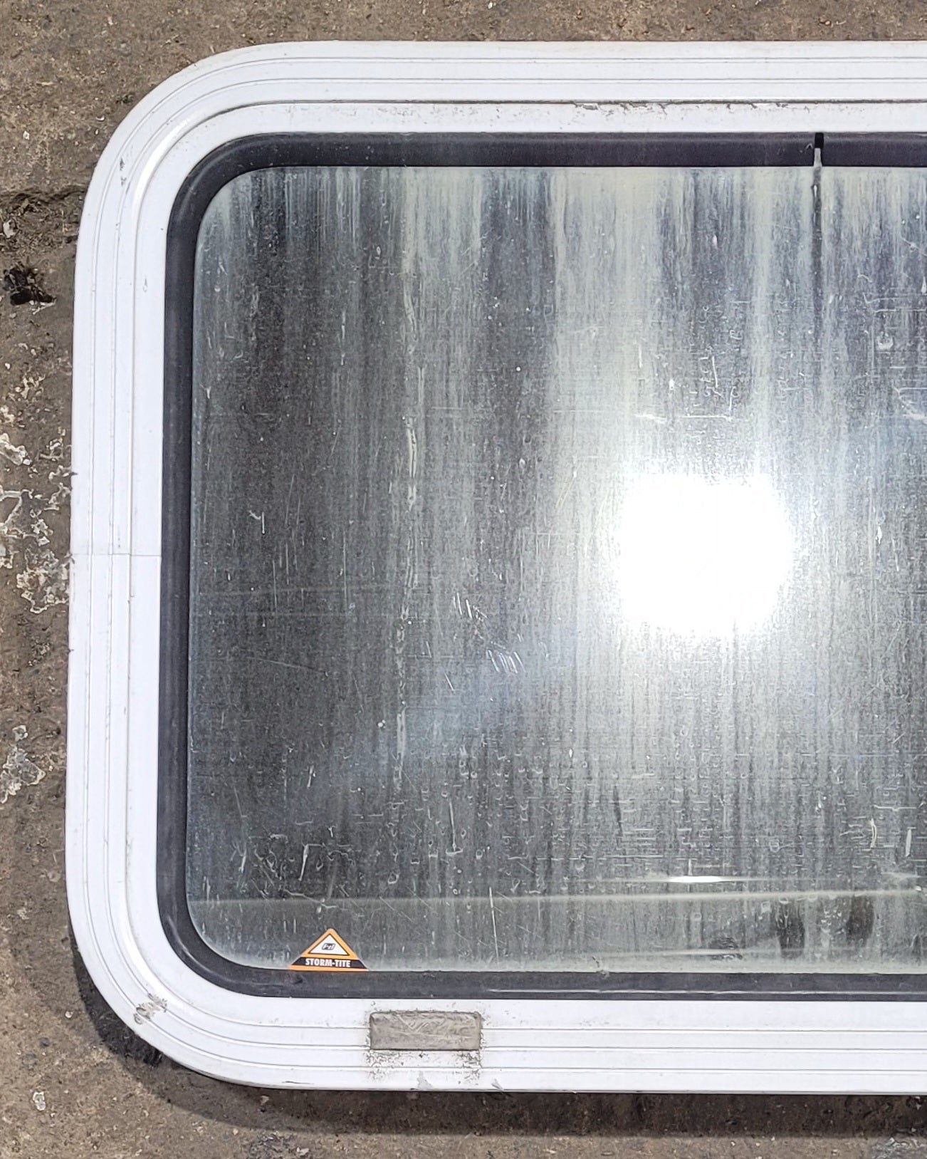 Used White Radius Non Opening Window : 24 W x 16 1/2 H x 1 7/8 D