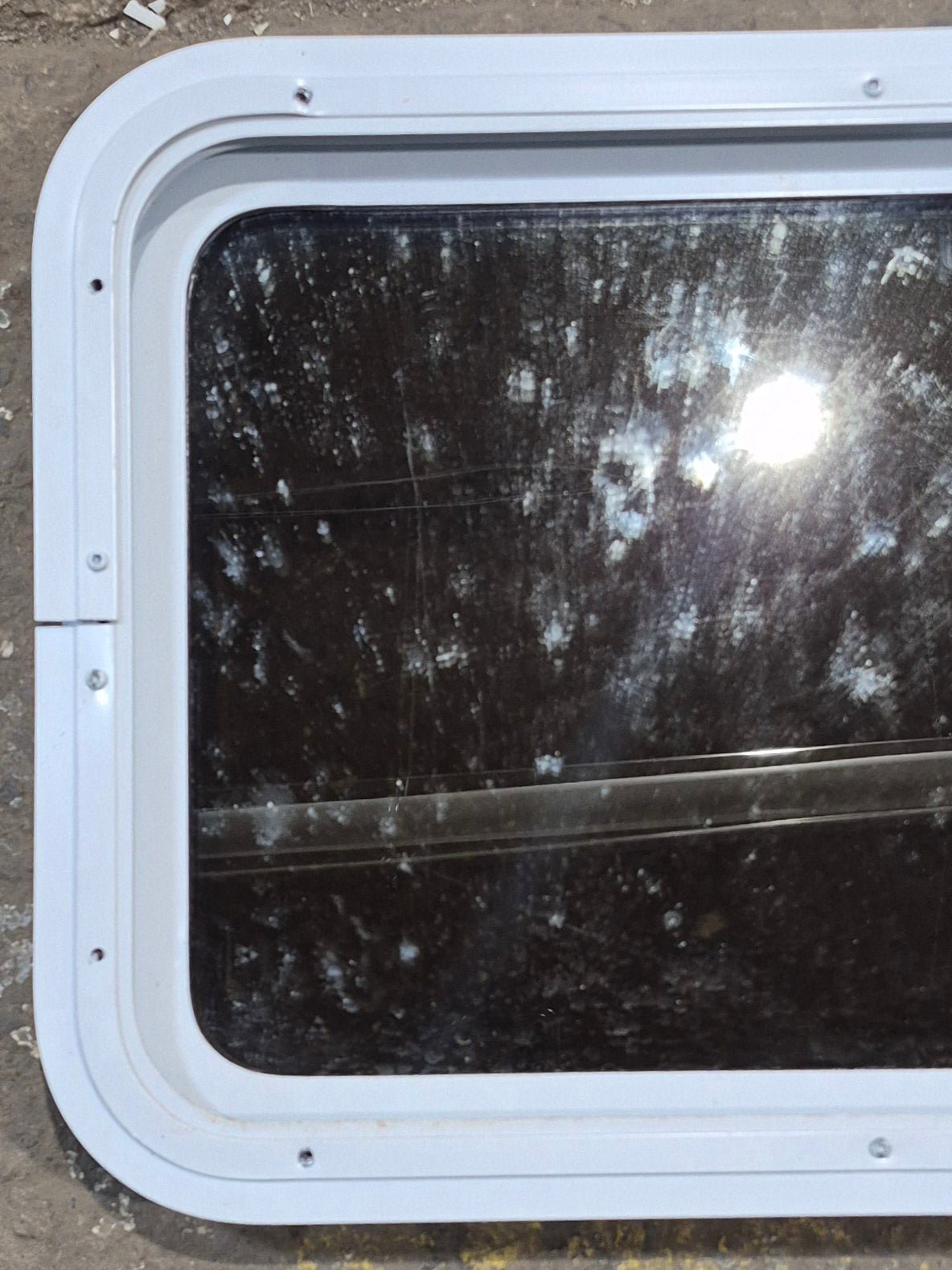 Used White Radius Non Opening Window : 24 W x 16 1/2 H x 1 7/8 D