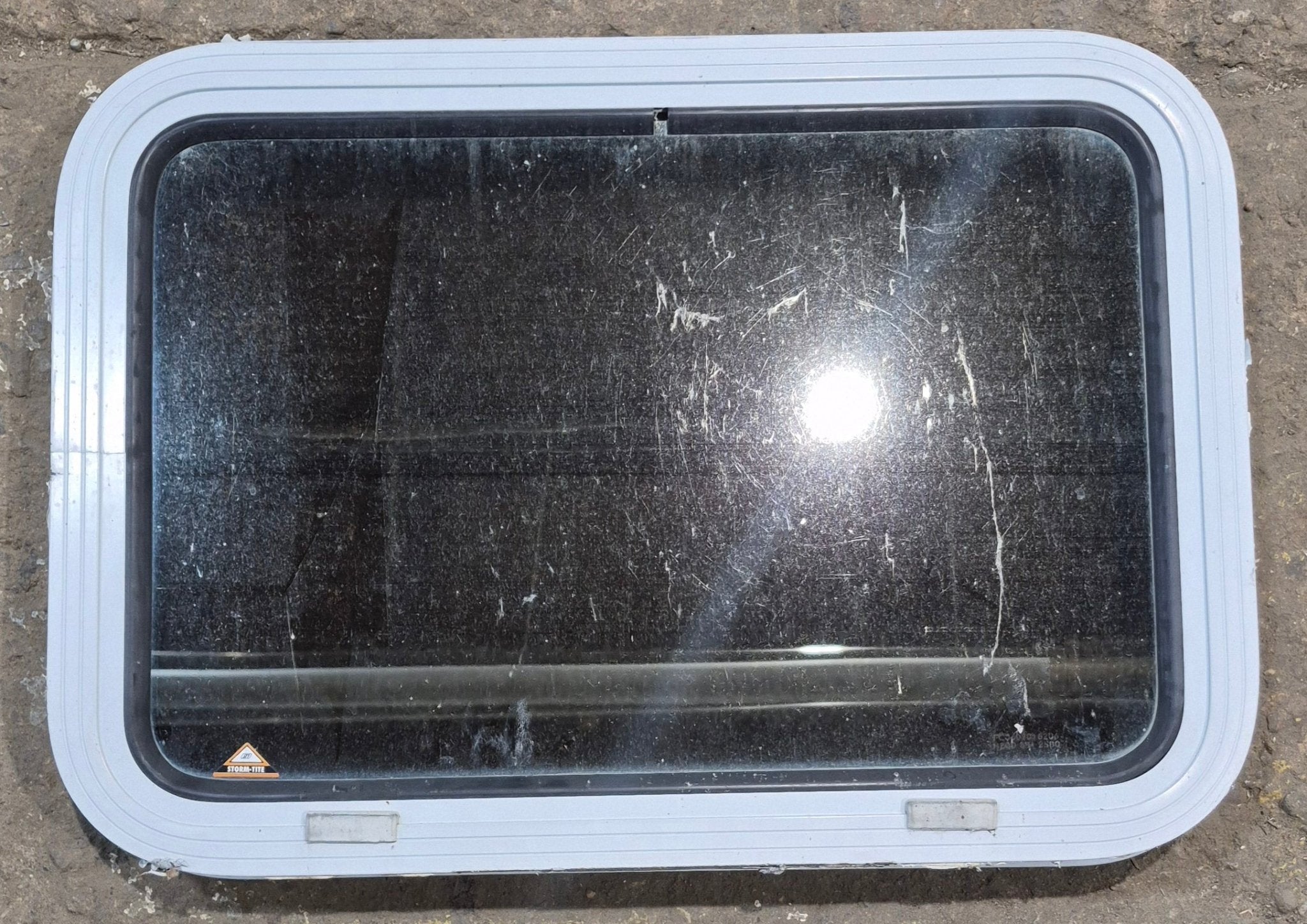 Used White Radius Non Opening Window : 24 W x 16 1/2 H x 1 7/8 D