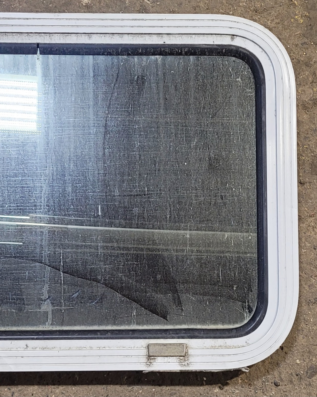 Used White Radius Non Opening Window : 24 W x 16 1/2 H x 1 7/8 D