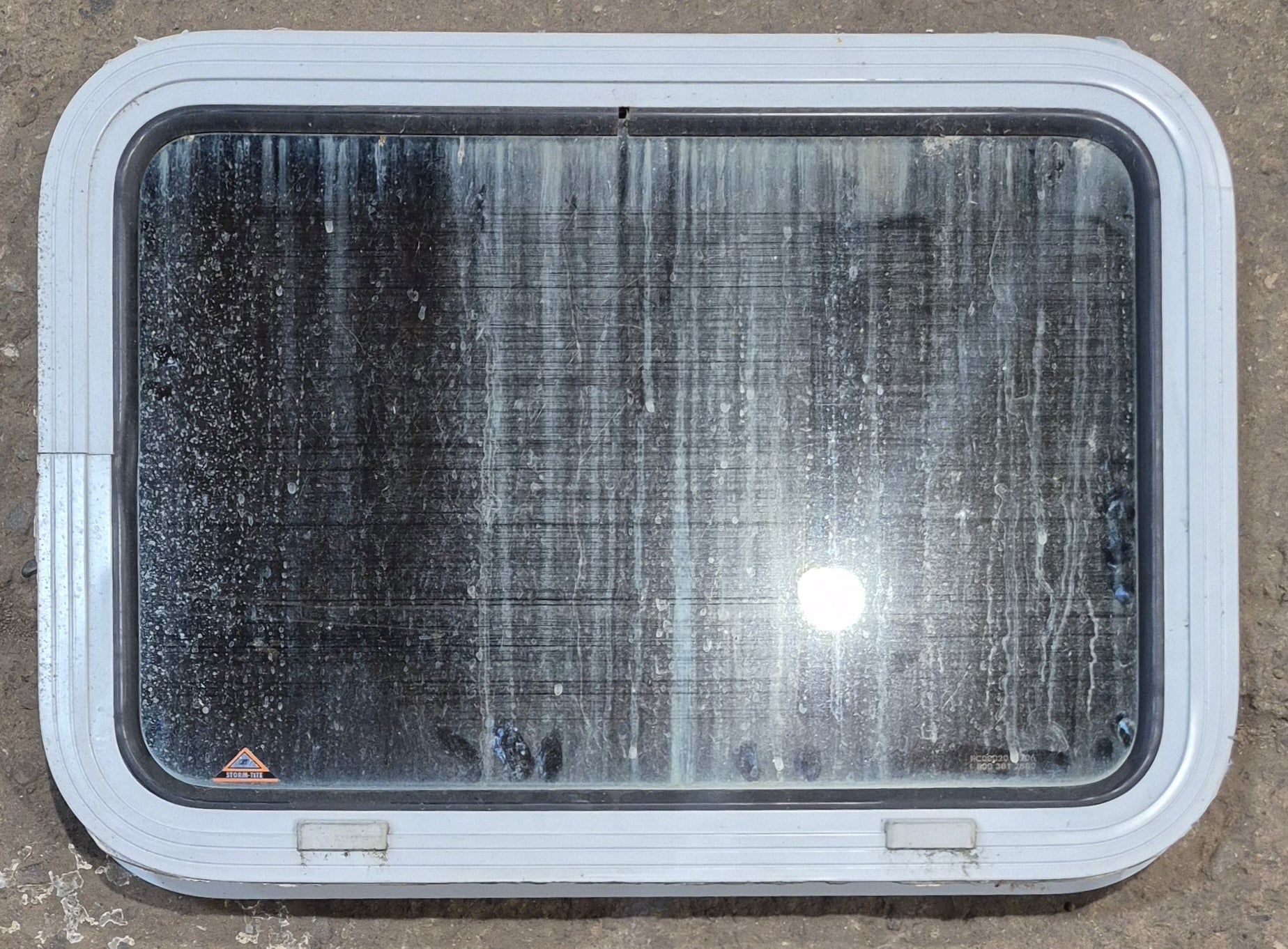 Used White Radius Non Opening Window : 24 W x 16 1/2 H x 1 7/8 D