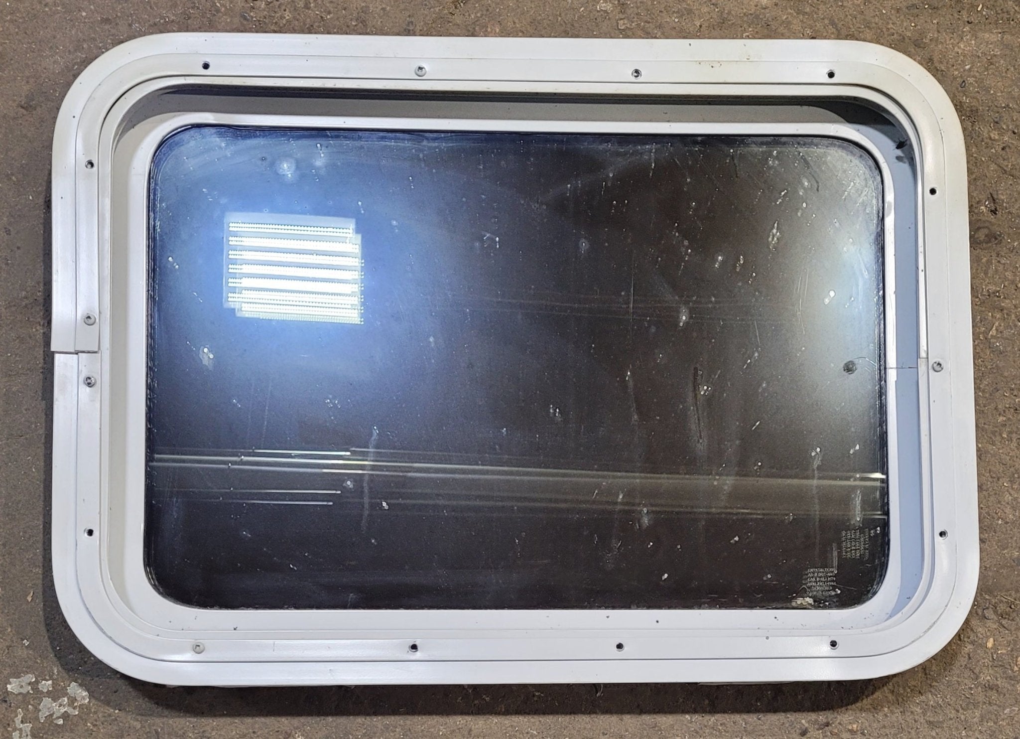 Used White Radius Non Opening Window : 24 W x 16 1/2 H x 1 7/8 D