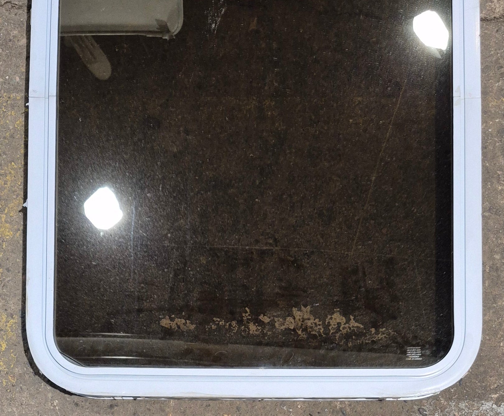 Used White Radius Non Opening Window : 26 1/4 W x 35 1/2 H x 1 7/8 D
