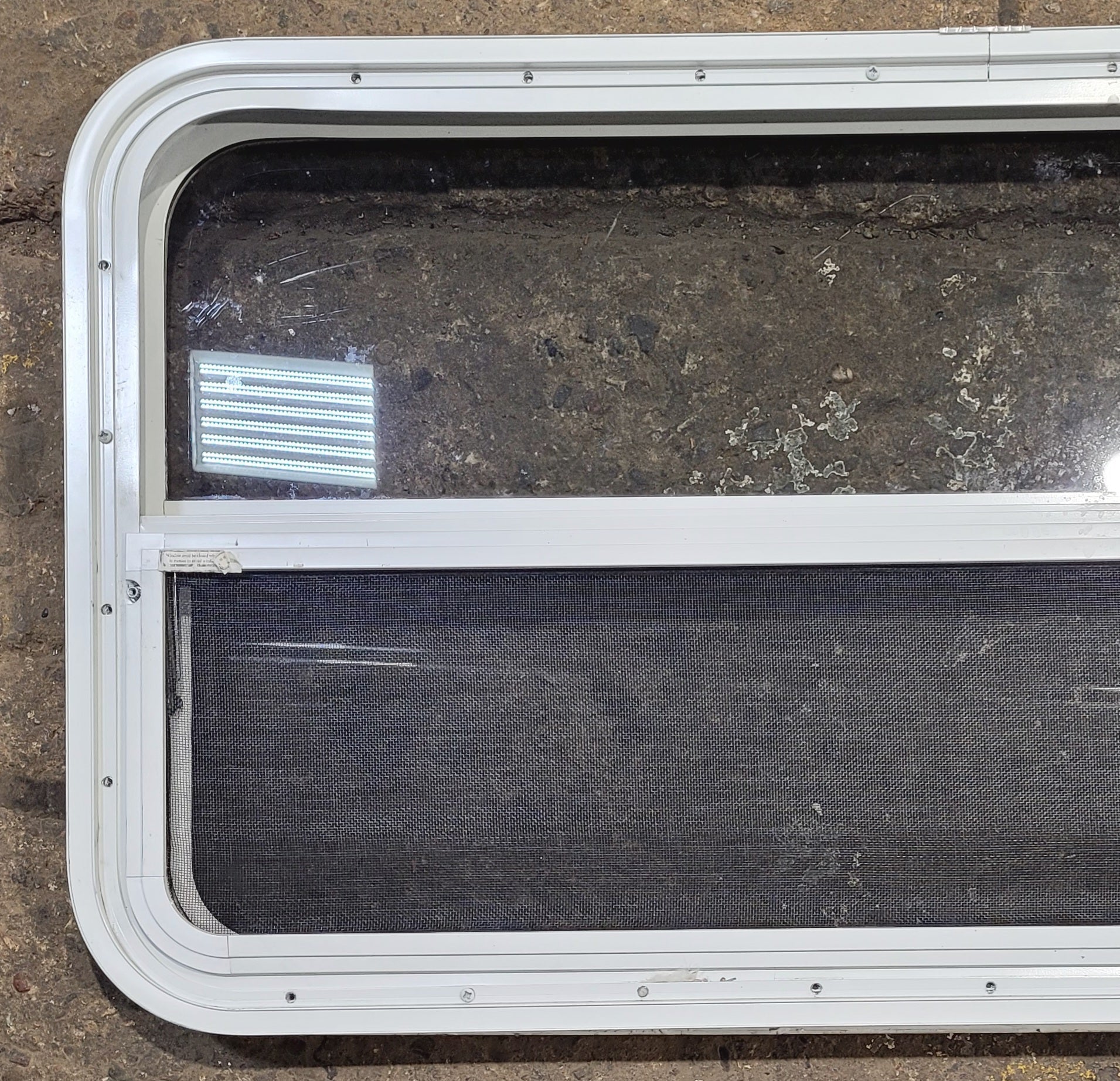 Used White Radius Non Opening Window : 35 1/2 W x 11 1/2 H x 1 7/8 D