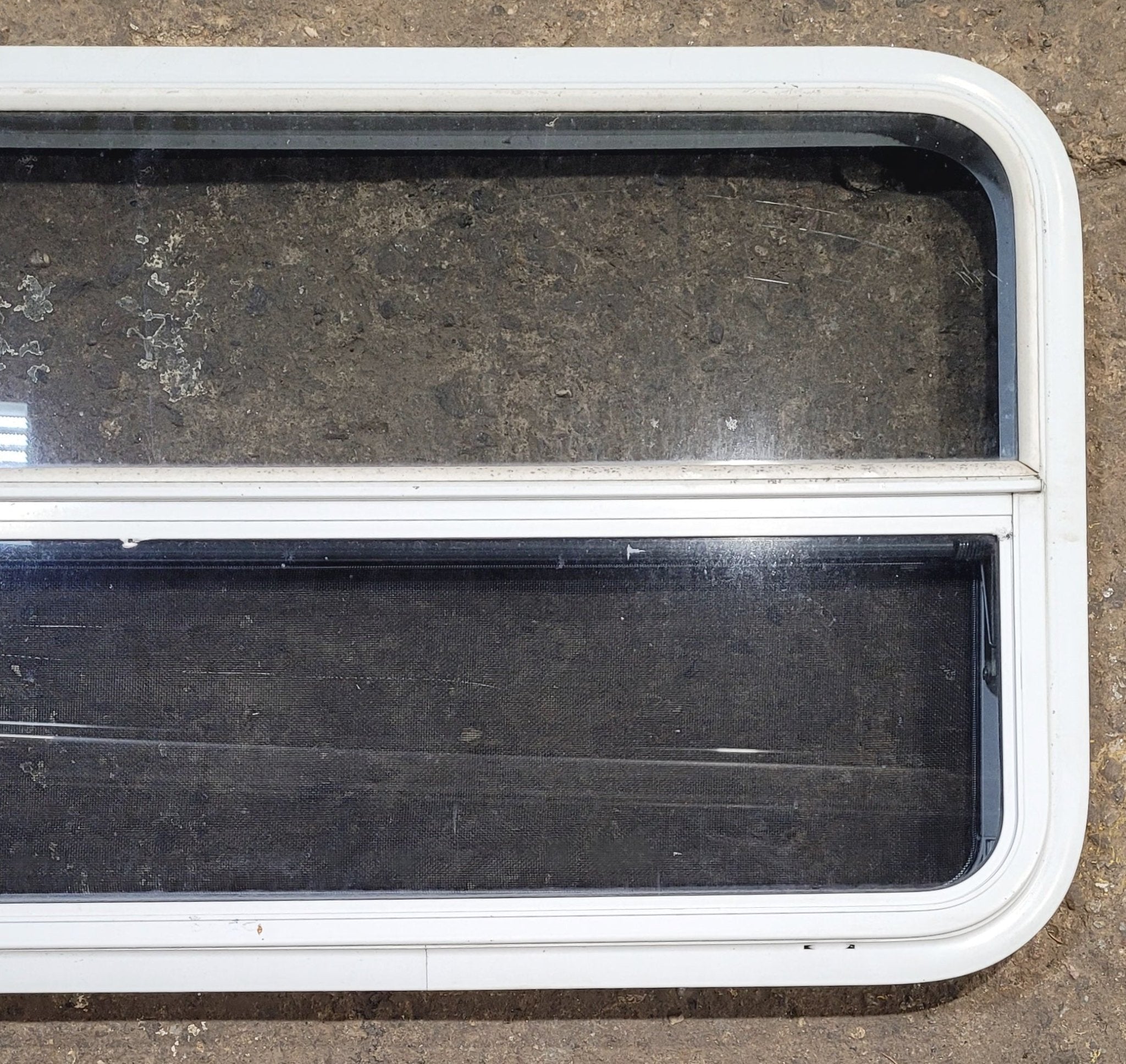 Used White Radius Non Opening Window : 35 1/2 W x 11 1/2 H x 1 7/8 D