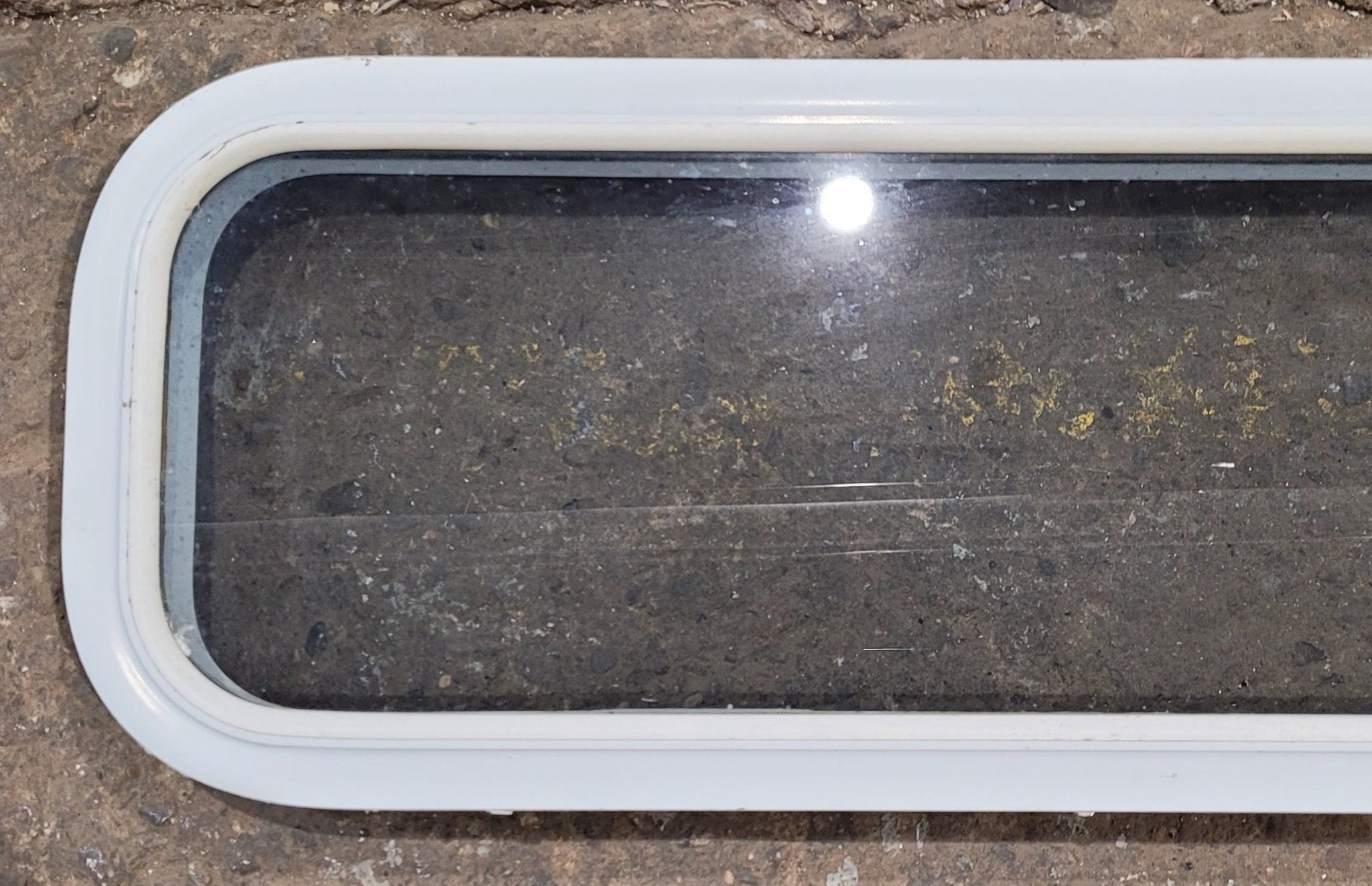 Used White Radius Non Opening Window : 35 1/2 W x 11 1/2 H x 1 7/8 D