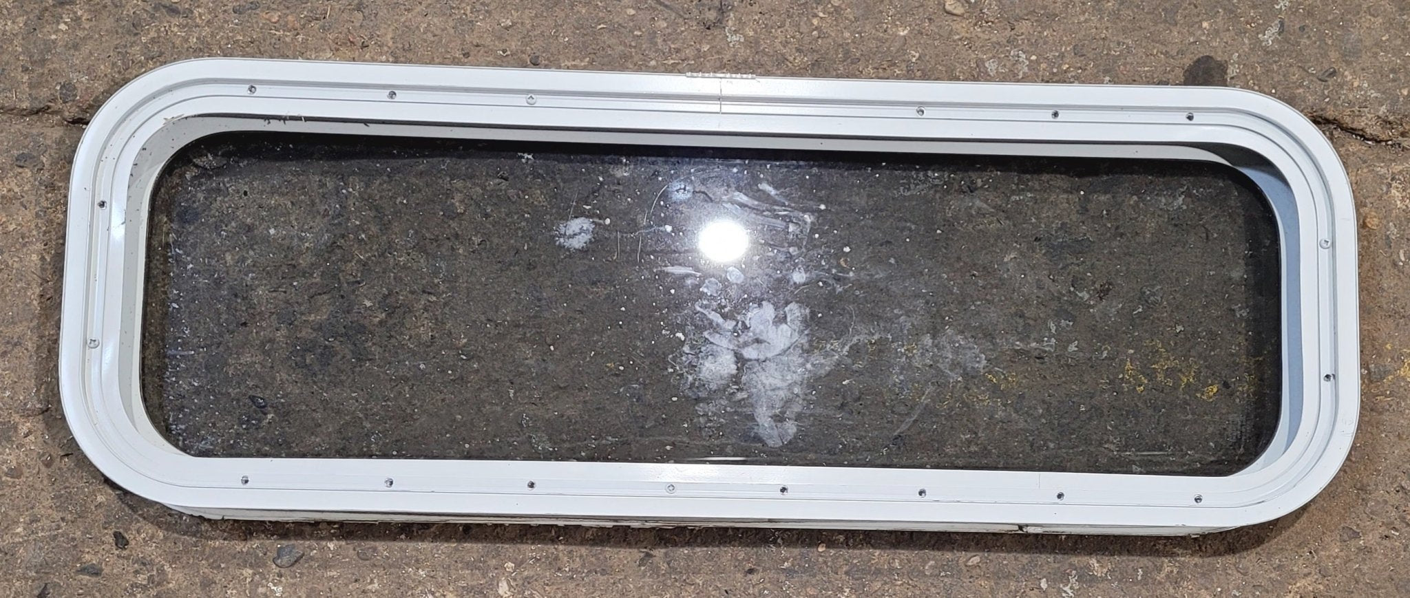 Used White Radius Non Opening Window : 35 1/2 W x 11 1/2 H x 1 7/8 D