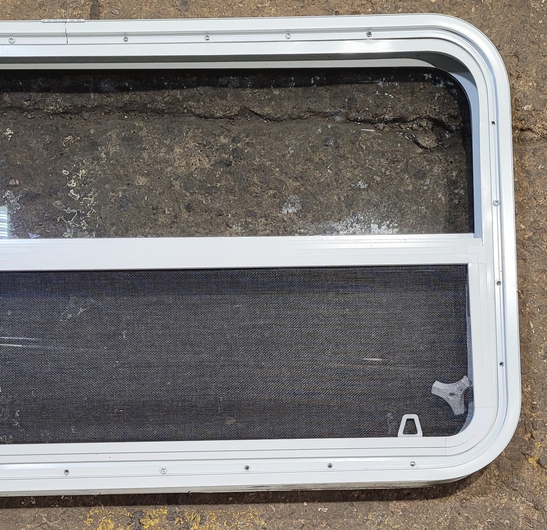 Used White Radius Non Opening Window : 35 1/2 W x 11 1/2 H x 1 7/8 D