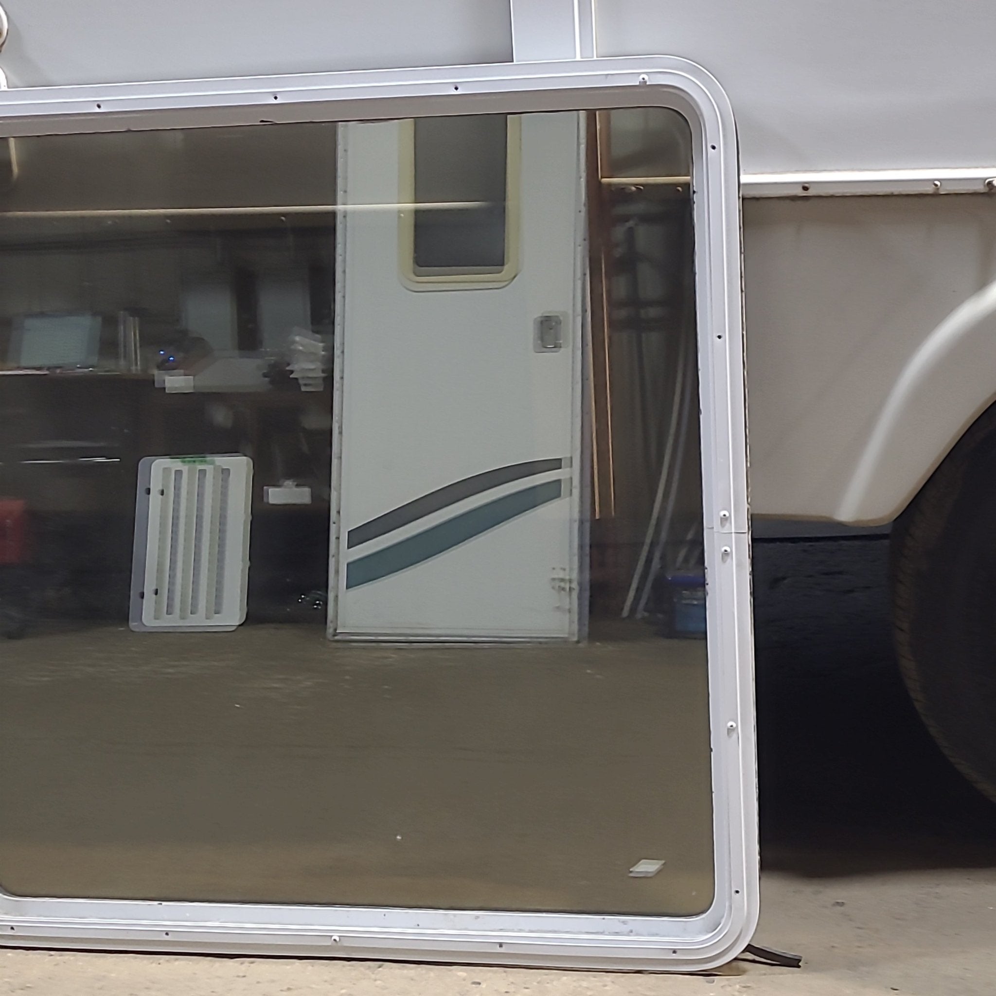 Used White Radius Non Opening Window : 41 1/2 W x 42 1/4 H x 1 7/8 D