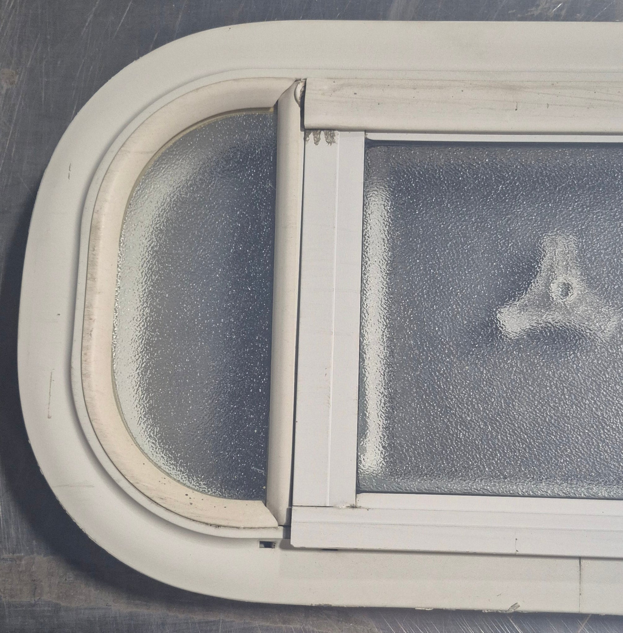 Used White Radius Opening Window : 17 1/2 W x 8 1/2 H x 1 1/8 D