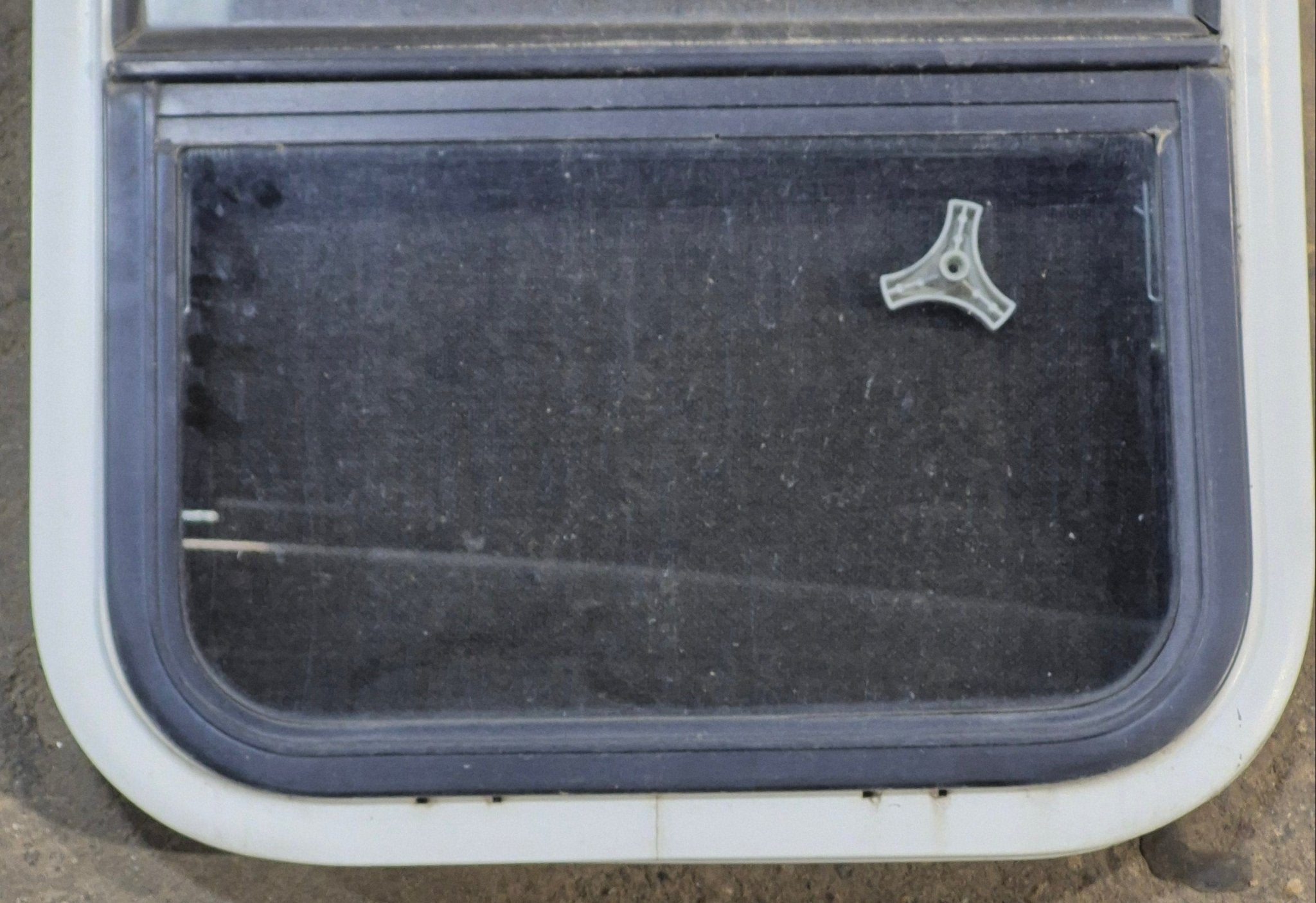 Used White Radius Opening Window : 17 1/4 W x 21 1/4 H x 1 3/4 D
