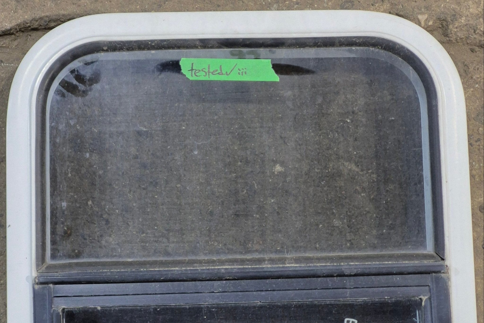 Used White Radius Opening Window : 17 1/4 W x 21 1/4 H x 1 3/4 D
