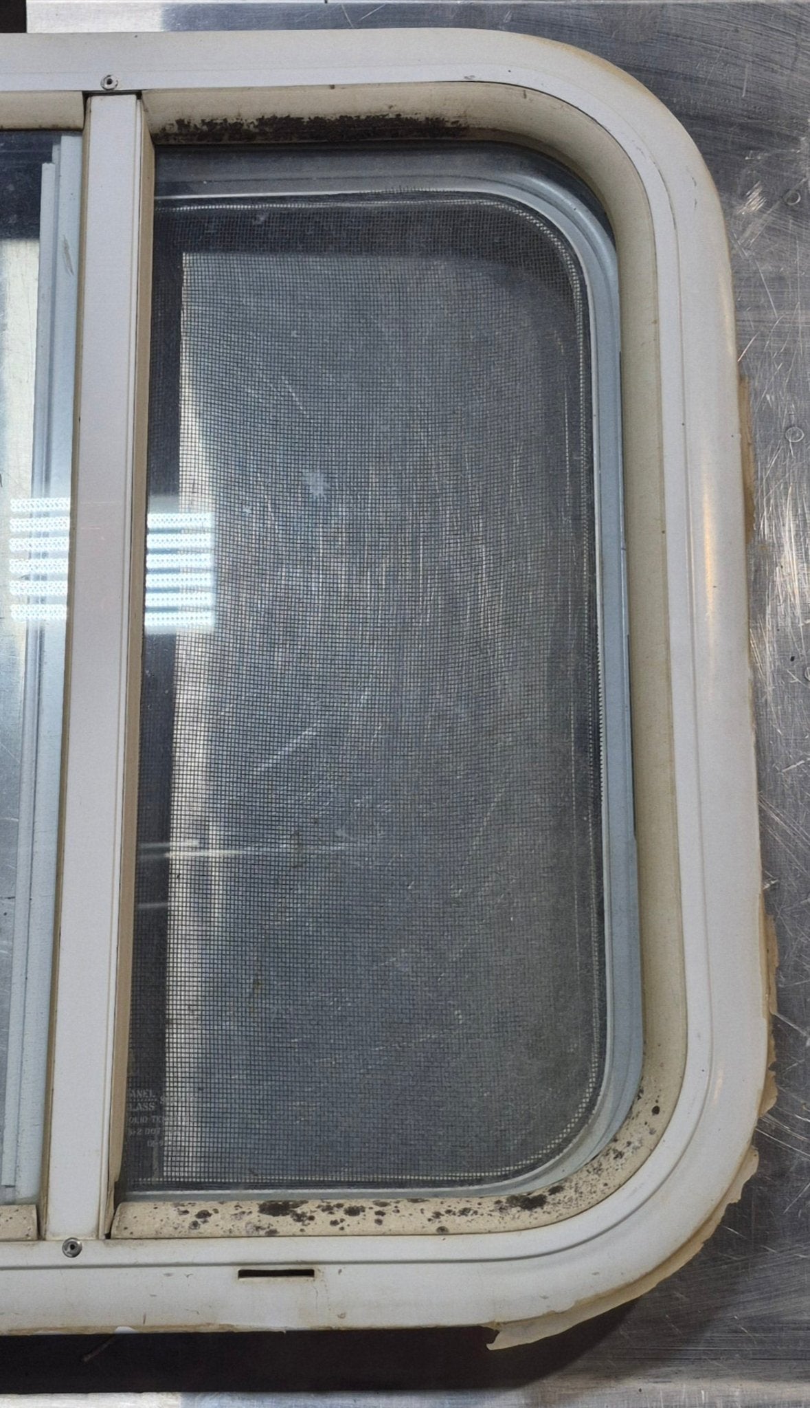 Used White Radius Opening Window : 18 1/4 W x 17 3/4 H x 1 3/4 D
