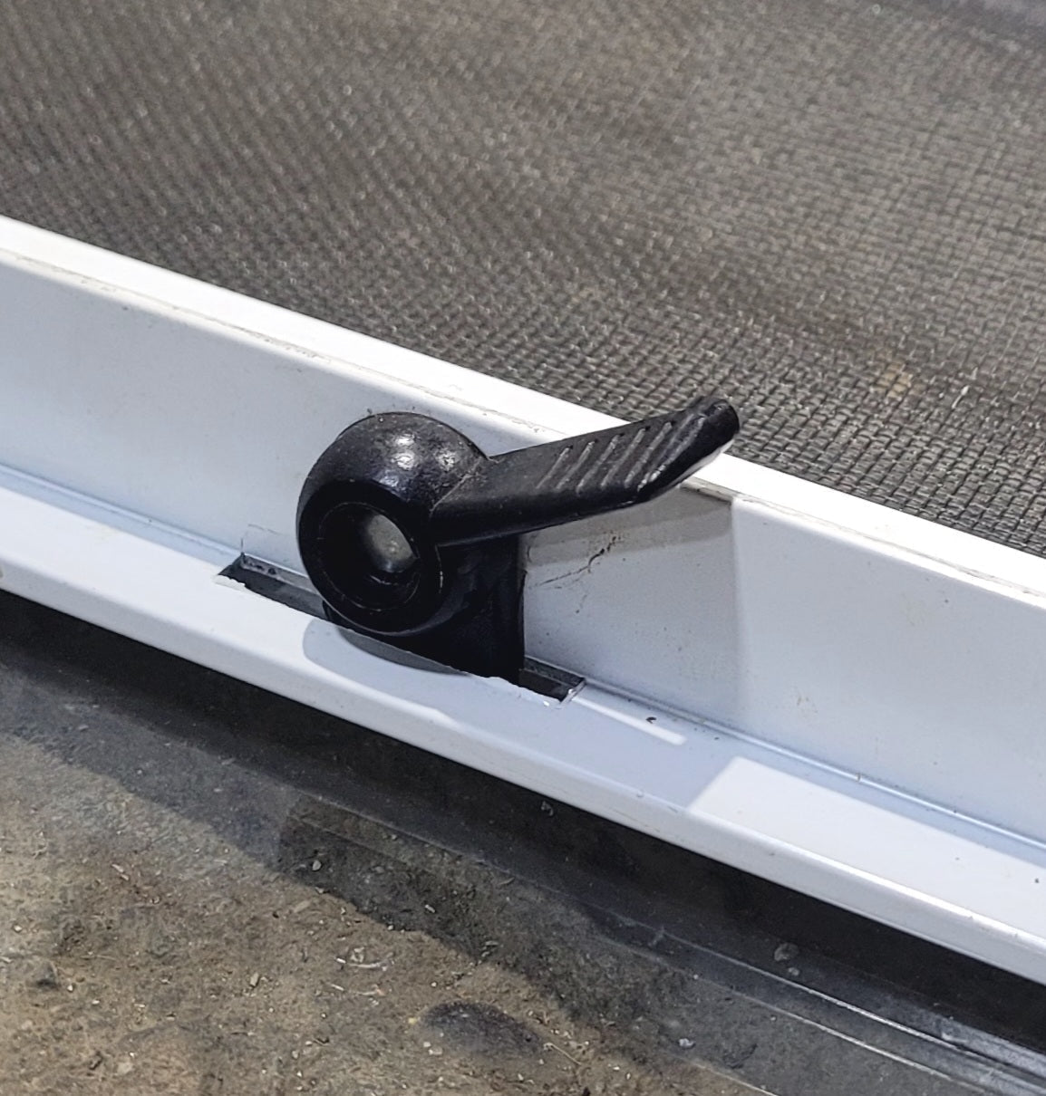 Used White Radius Opening Window : 26 1/2 W x 20 1/2 H x 1 1/4 D